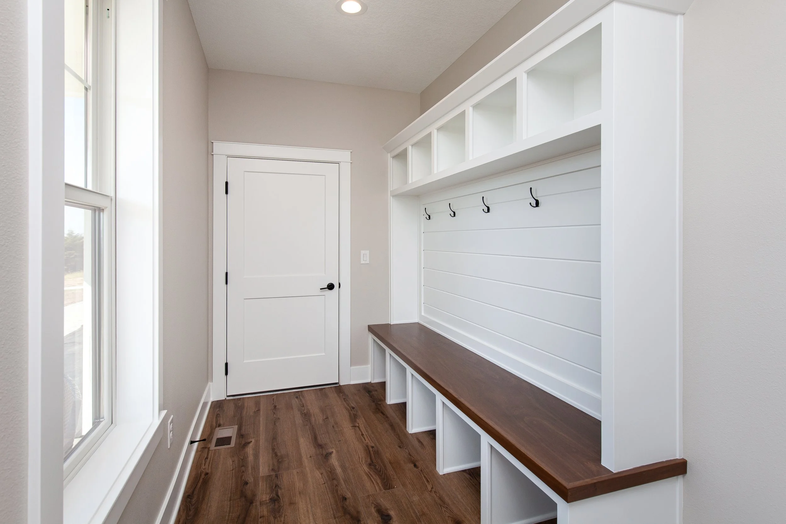 Locker - 17235.jpg