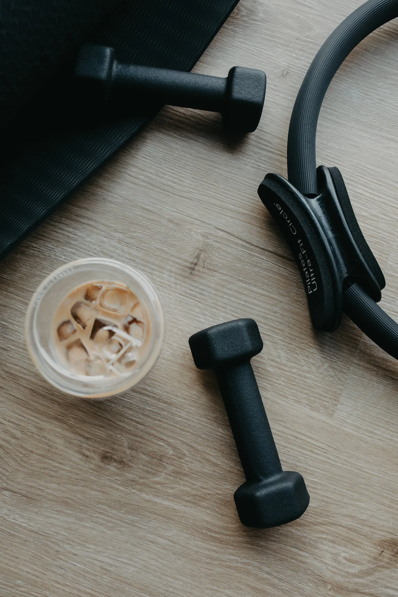 Mat Pilates vs. Reformer Pilates:Which One Is Right for You?