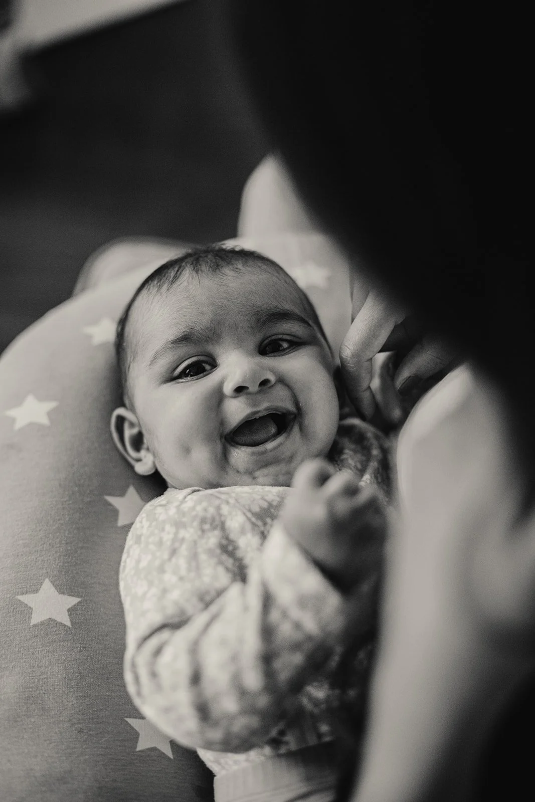 at-home-newborn-photography-sibling-6.jpg