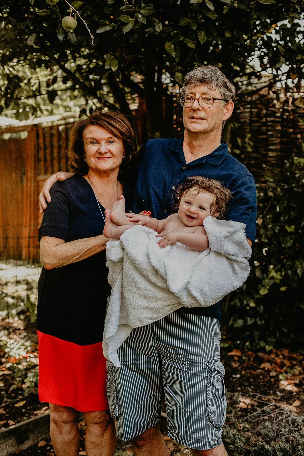 newborn-photography-with-grandparents.jpg
