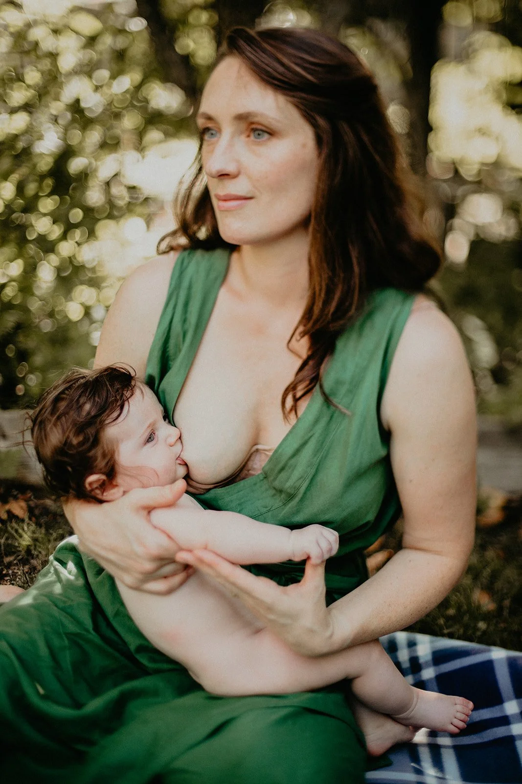 newborn-photography-breast-feeding.jpg