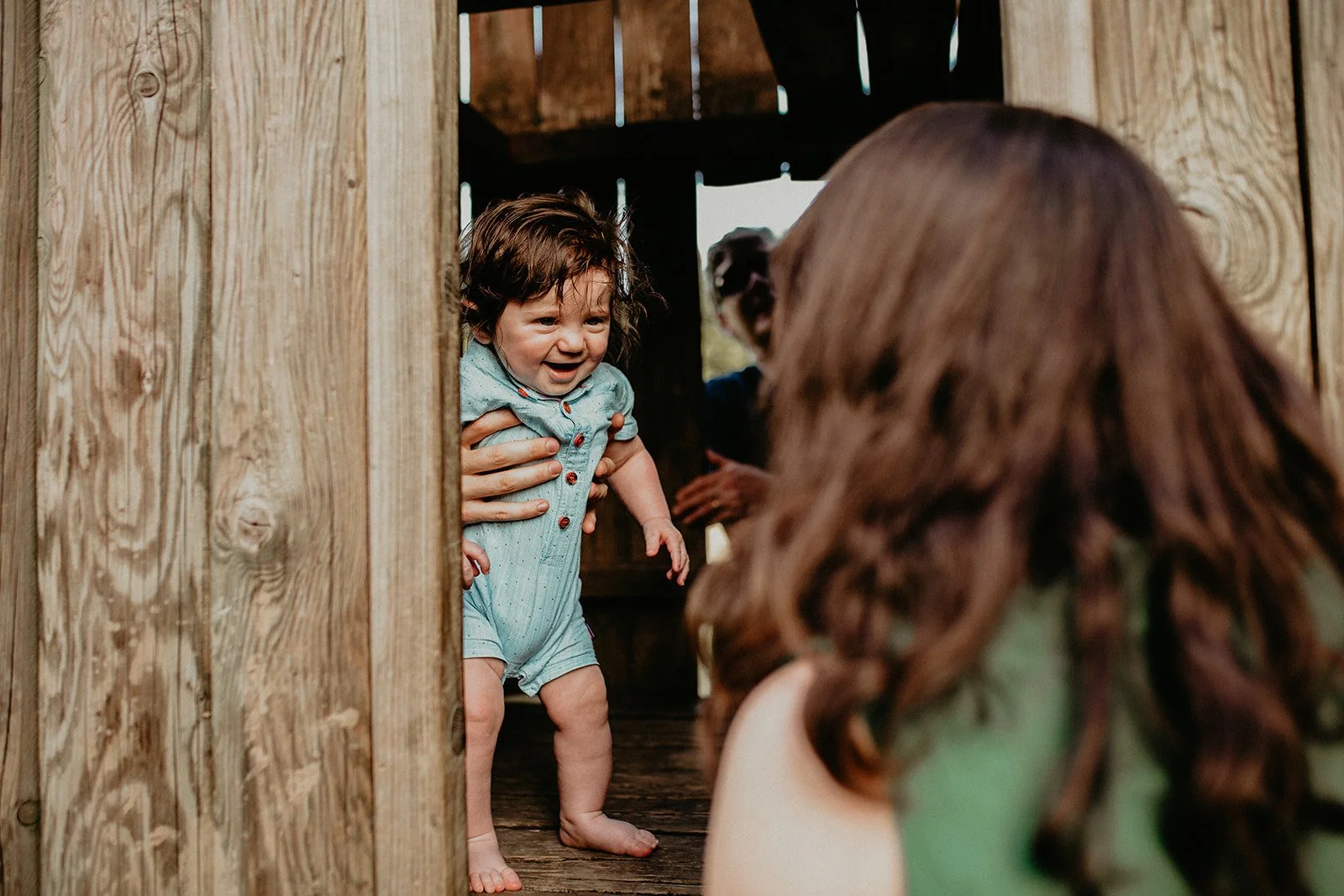 extended-family-photoshoot-outdoors-34.jpg