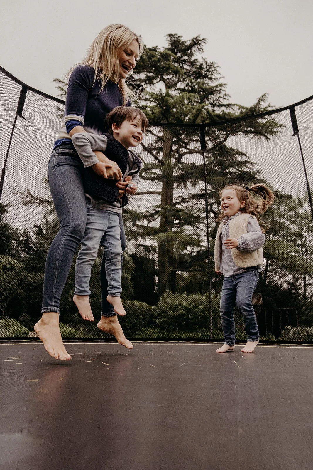 mother-siblings-family-photo.jpg
