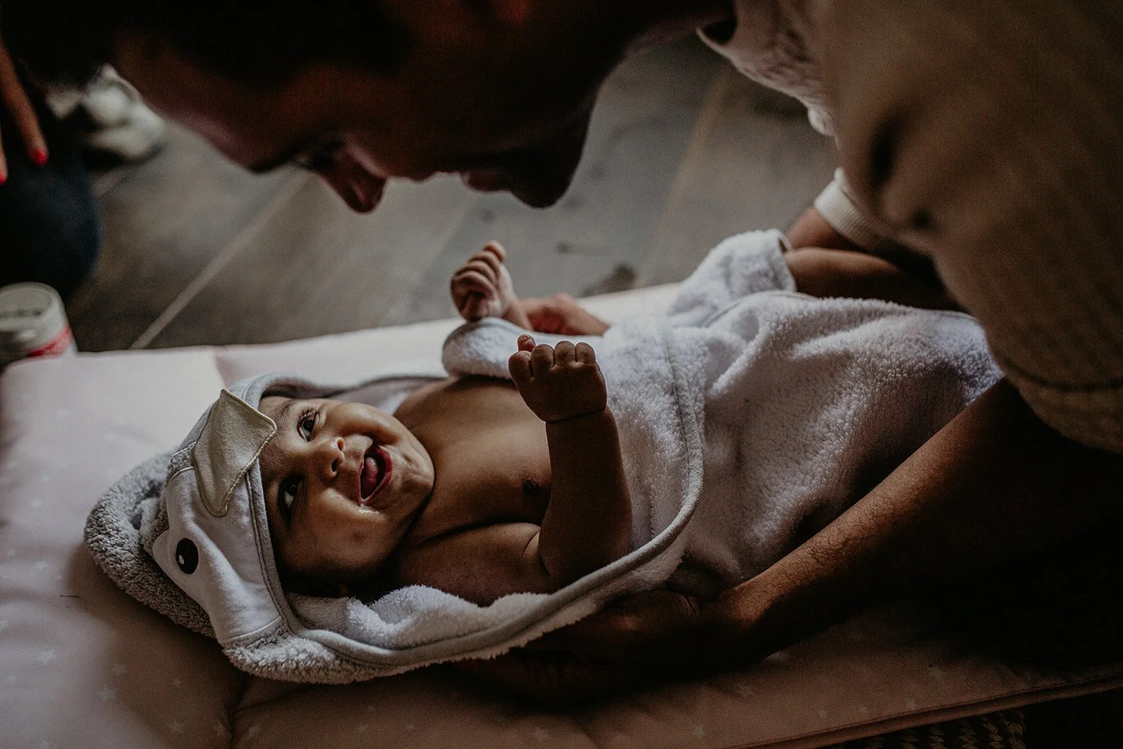 at-home-newborn-photography-sibling-22.jpg