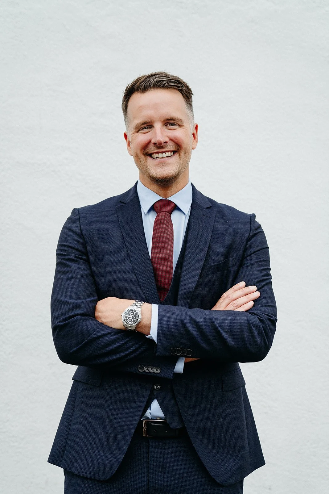 modern-corporate-headshot-white-background-4.jpg