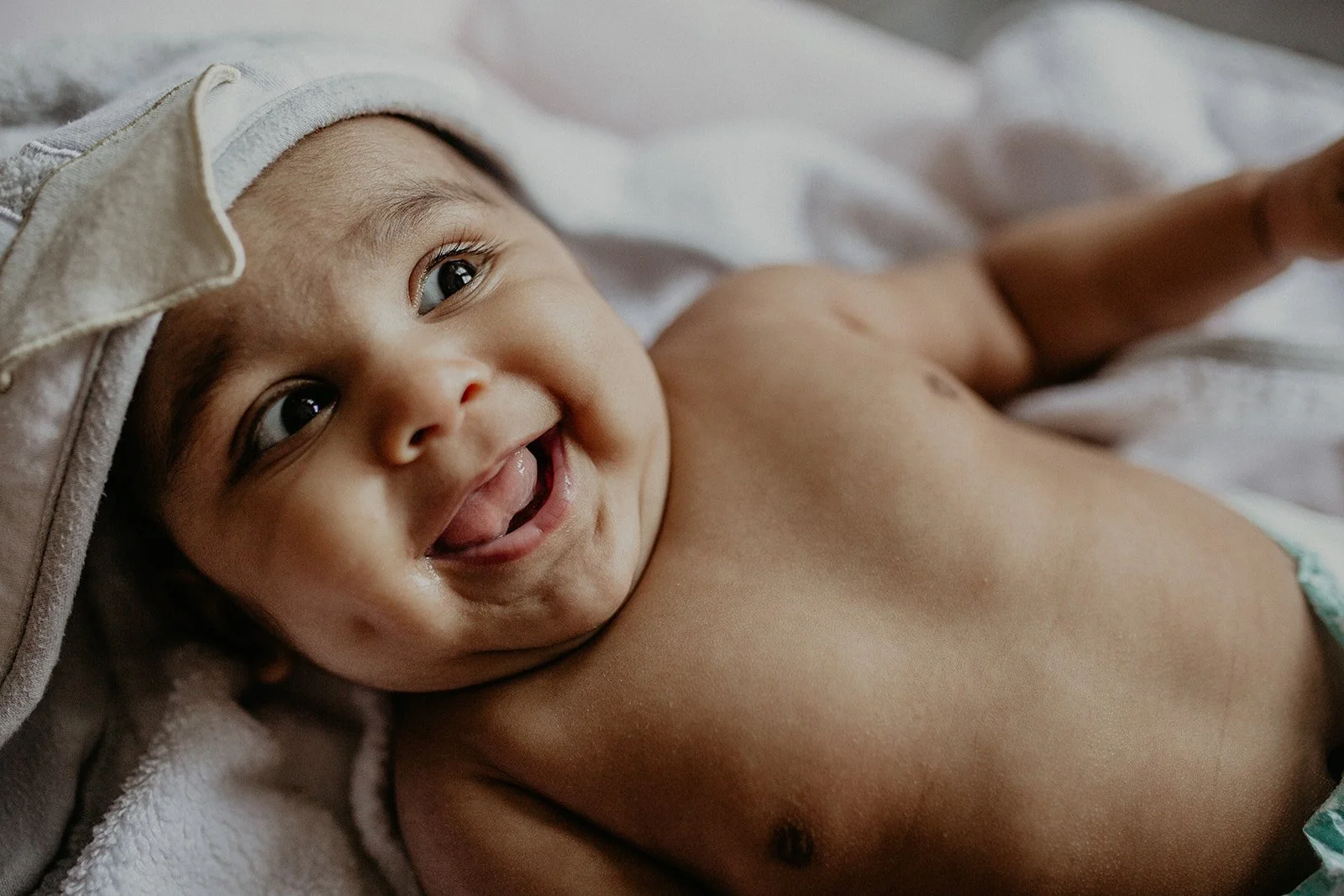 at-home-newborn-photography-sibling-24.jpg