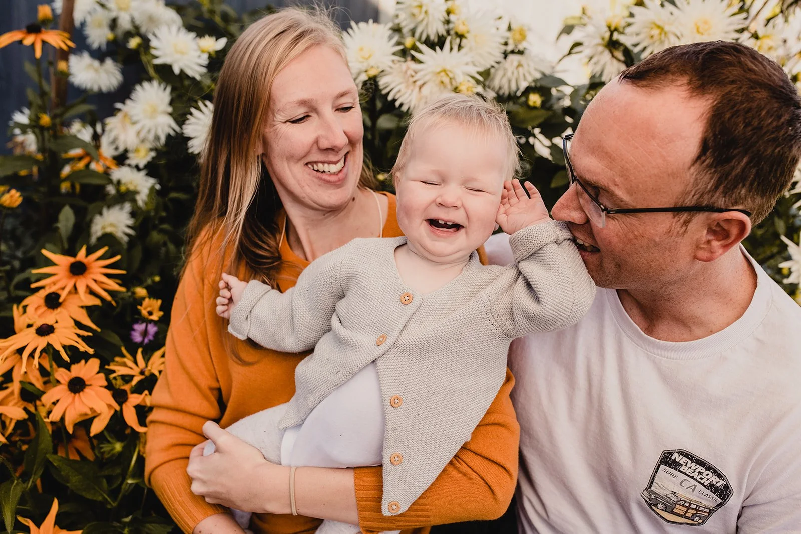 toddler-photoshoot-with-parents.jpg