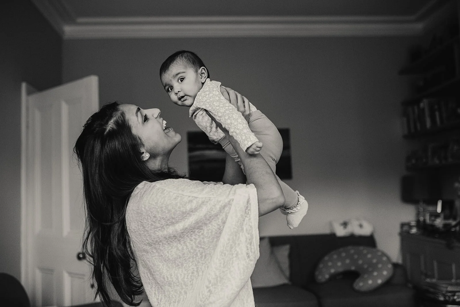 at-home-newborn-photography-sibling-2.jpg