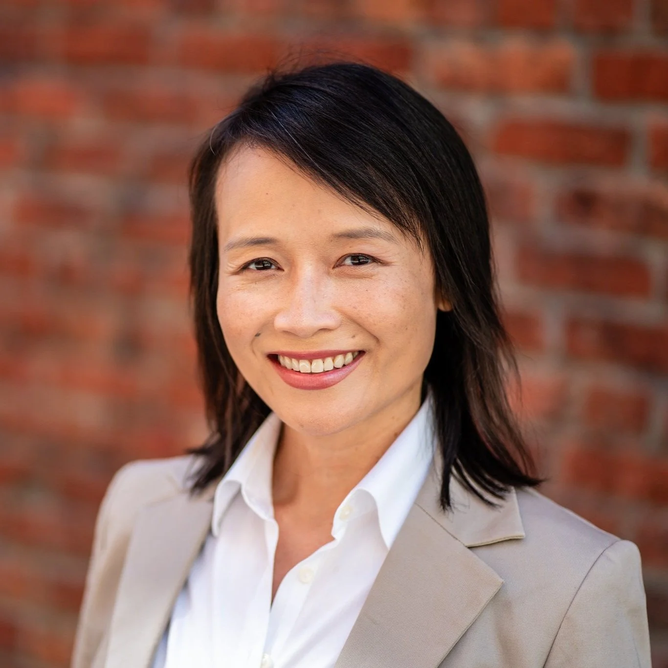 Julie Pham headshot.jpg