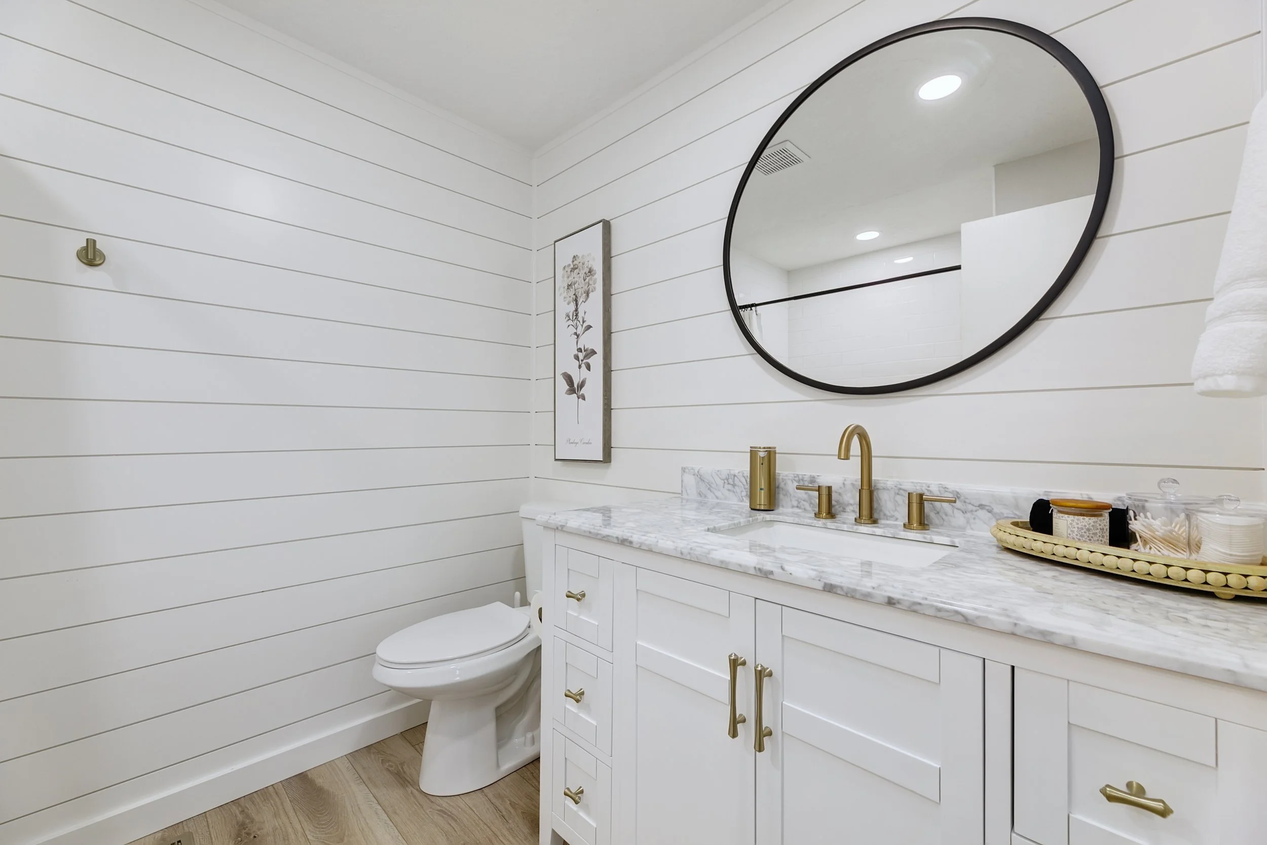 Hipwell_622 Monarch_2216-ZF-8368-51151-1-001-020.jpg