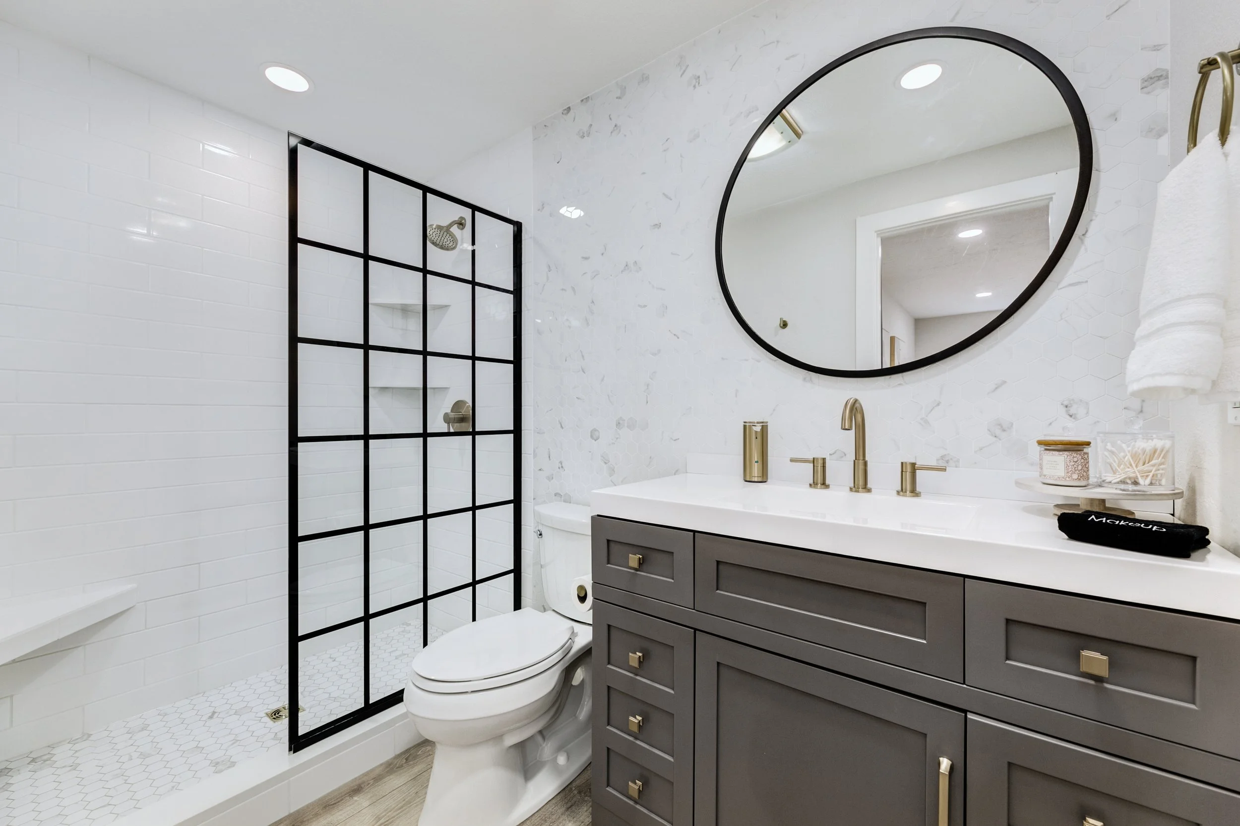 Hipwell_622 Monarch_2213-ZF-8368-51151-1-001-013.jpg