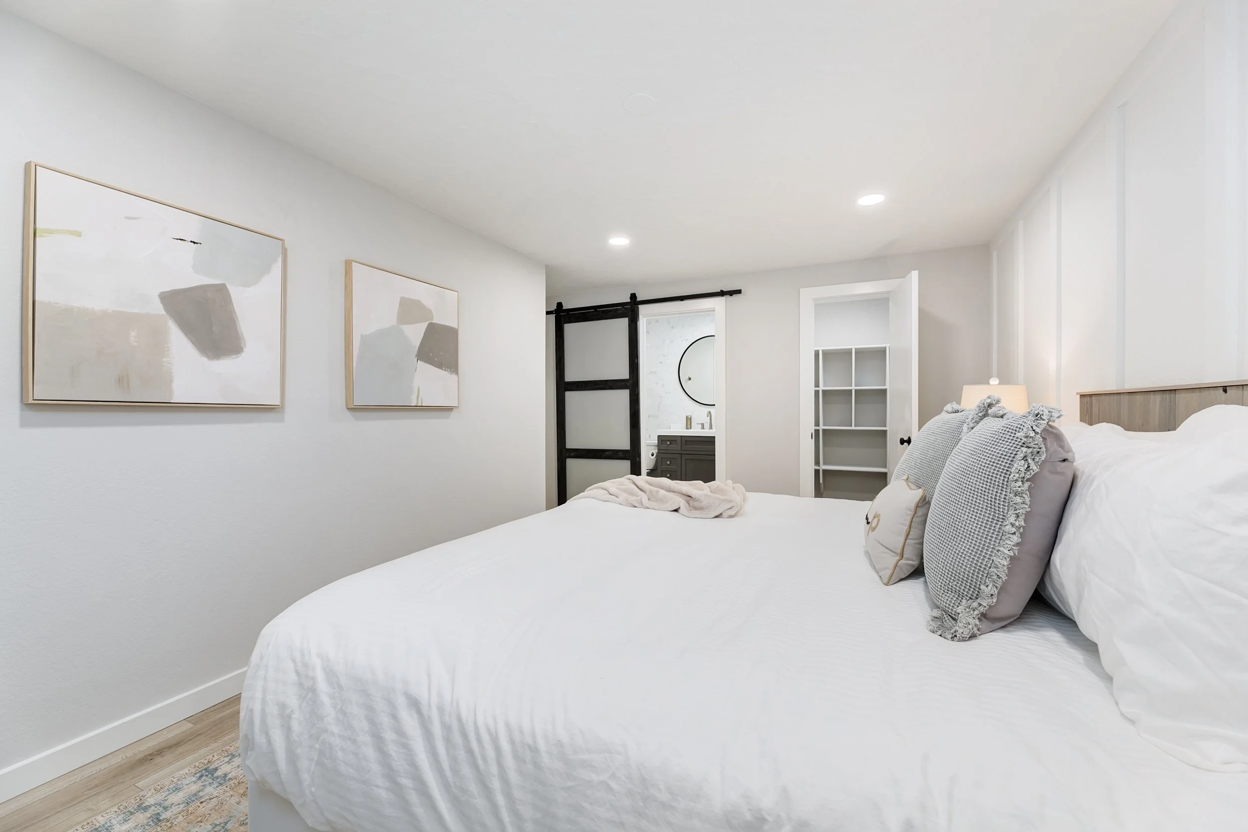 Hipwell_622 Monarch_2211-ZF-8368-51151-1-001-014.jpg