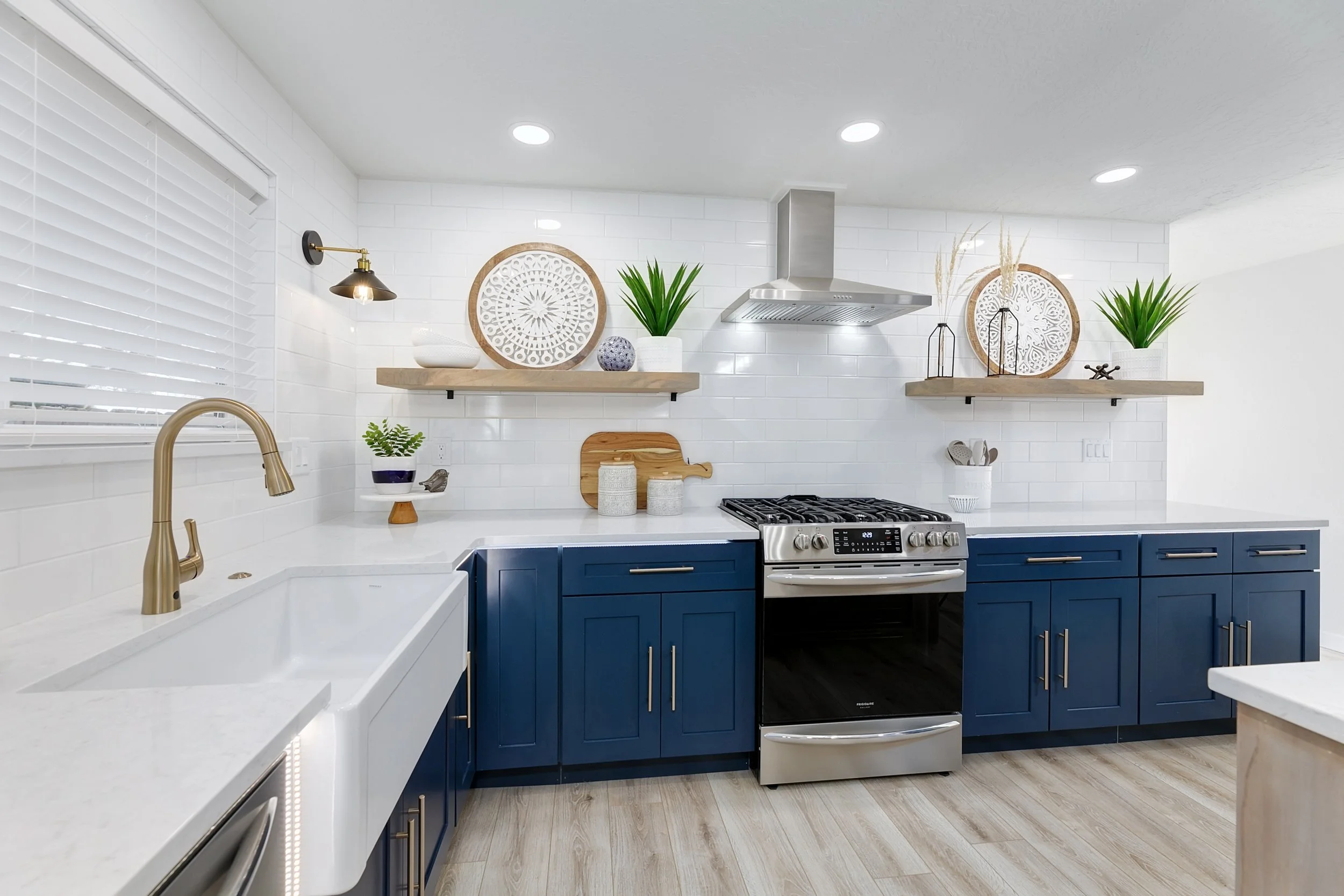 Hipwell_622 Monarch_2208-ZF-8368-51151-1-001-008.jpg