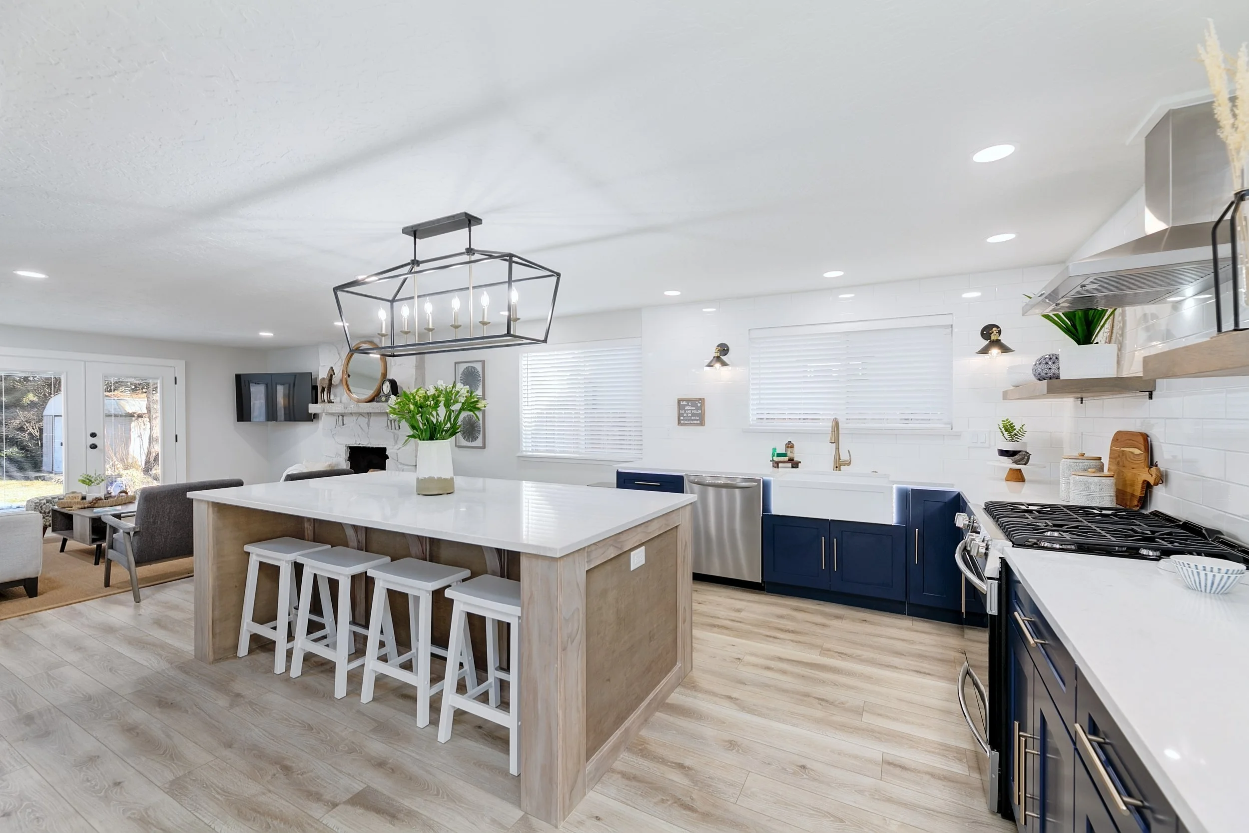 Hipwell_622 Monarch_2207-ZF-8368-51151-1-001-009.jpg