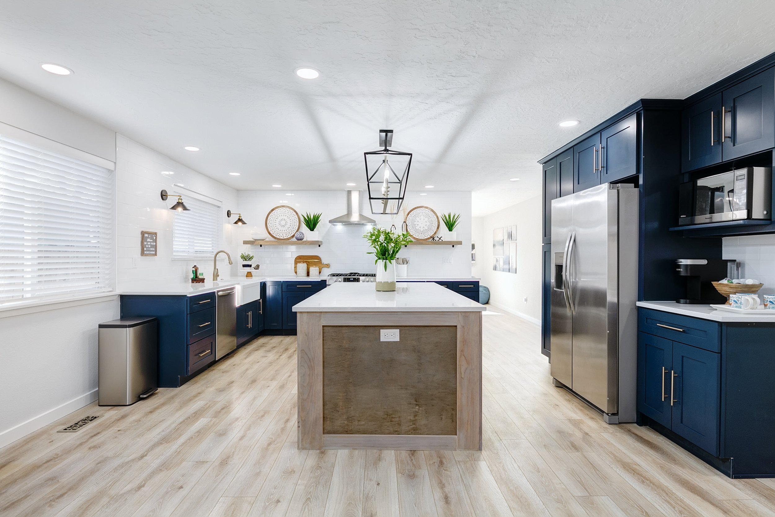 Hipwell_622 Monarch_2204-ZF-8368-51151-1-001-002.jpg