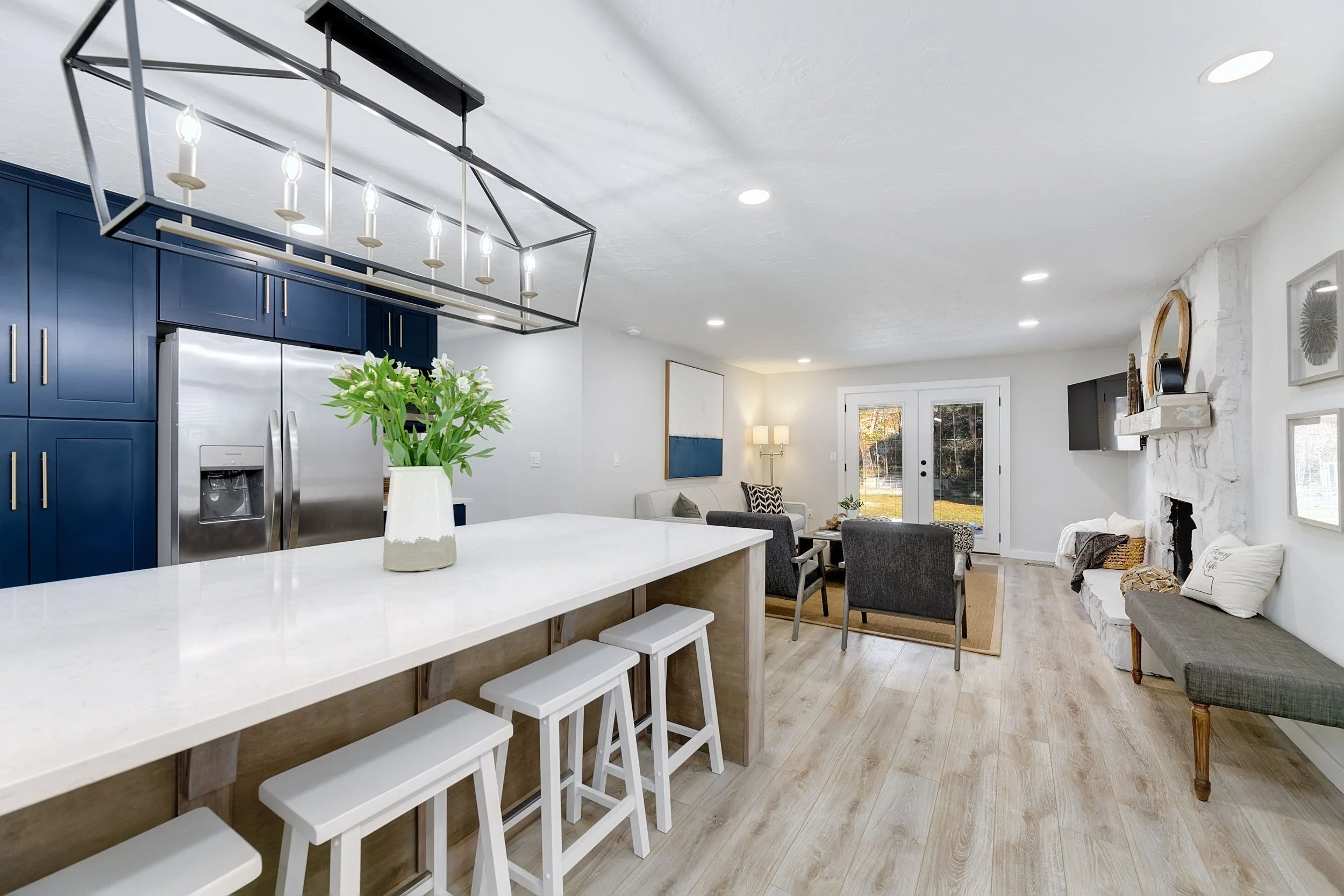 Cozy Modern Winter Retreat Near Downtown Eagle