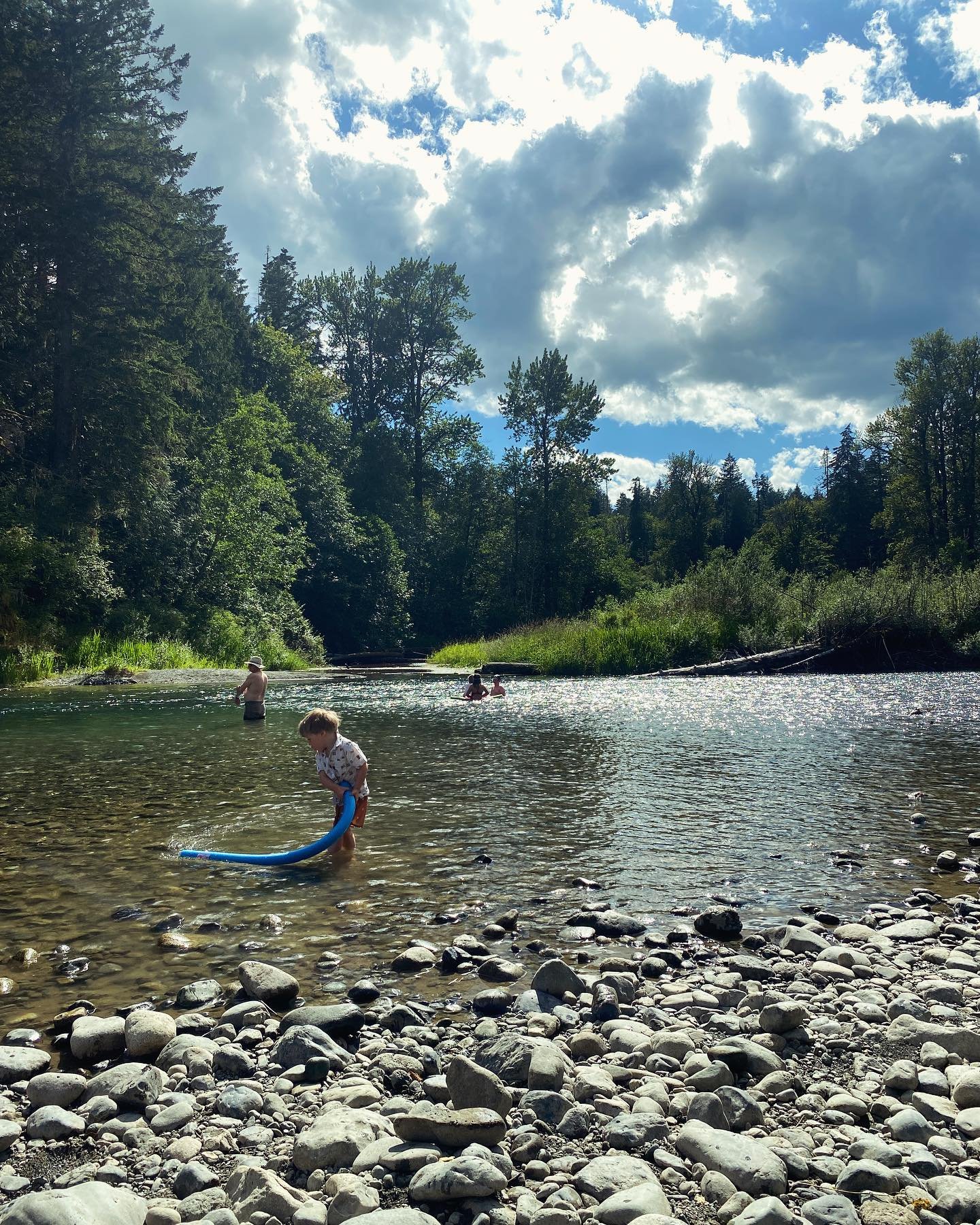 summer ❤️ medicine 

rivers, lakes, the sea
sunshine 
hugs that are awkwardly long
laughter 
laying on the ground looking at the sky
fresh veg!!! Omg the carrots!
sticky fingers from watermelon
deep breaths
bare feet on grass
sand between your toes

