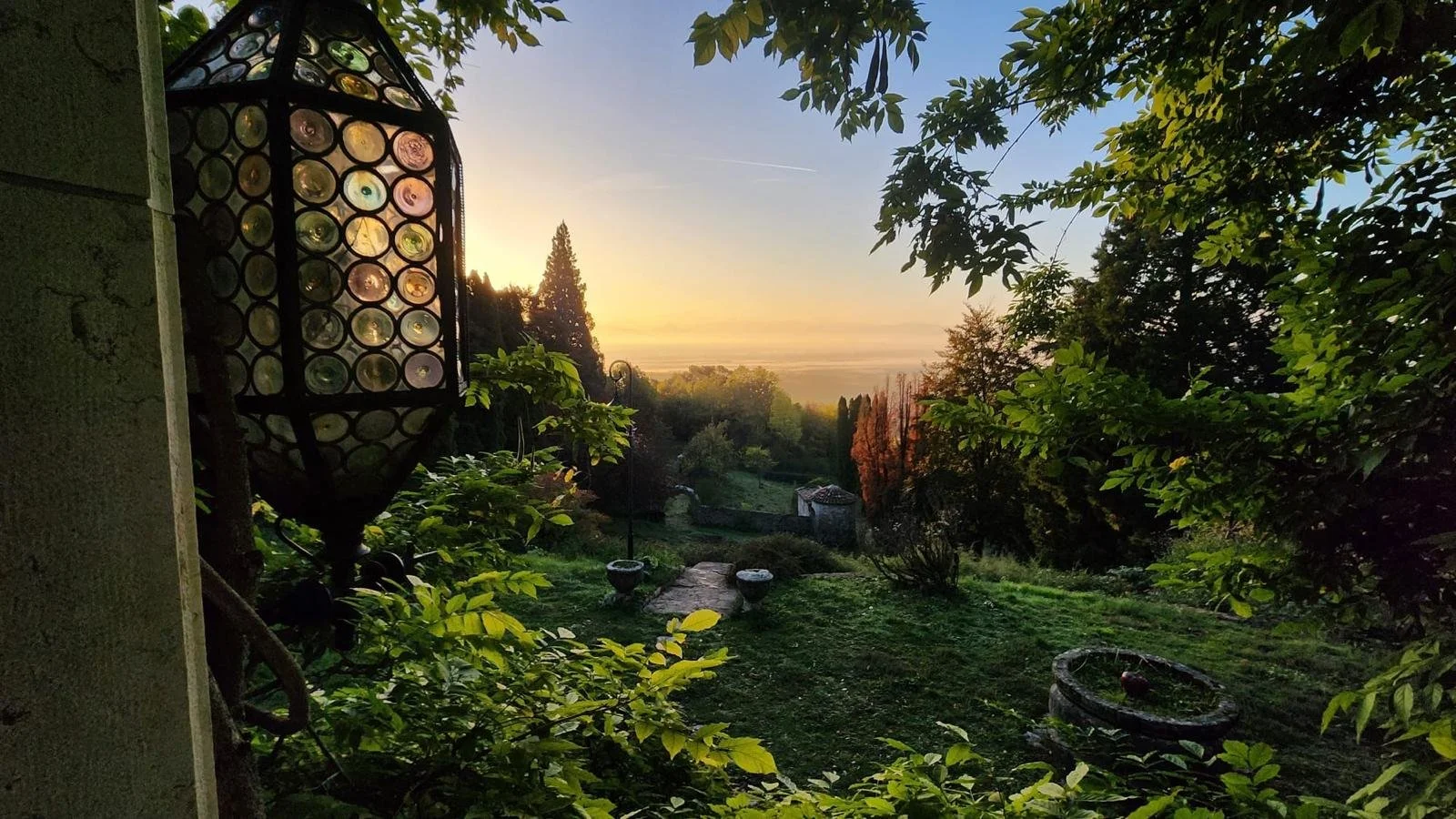 Vue paysage et lumière de fin de journée à Beauregard Jura