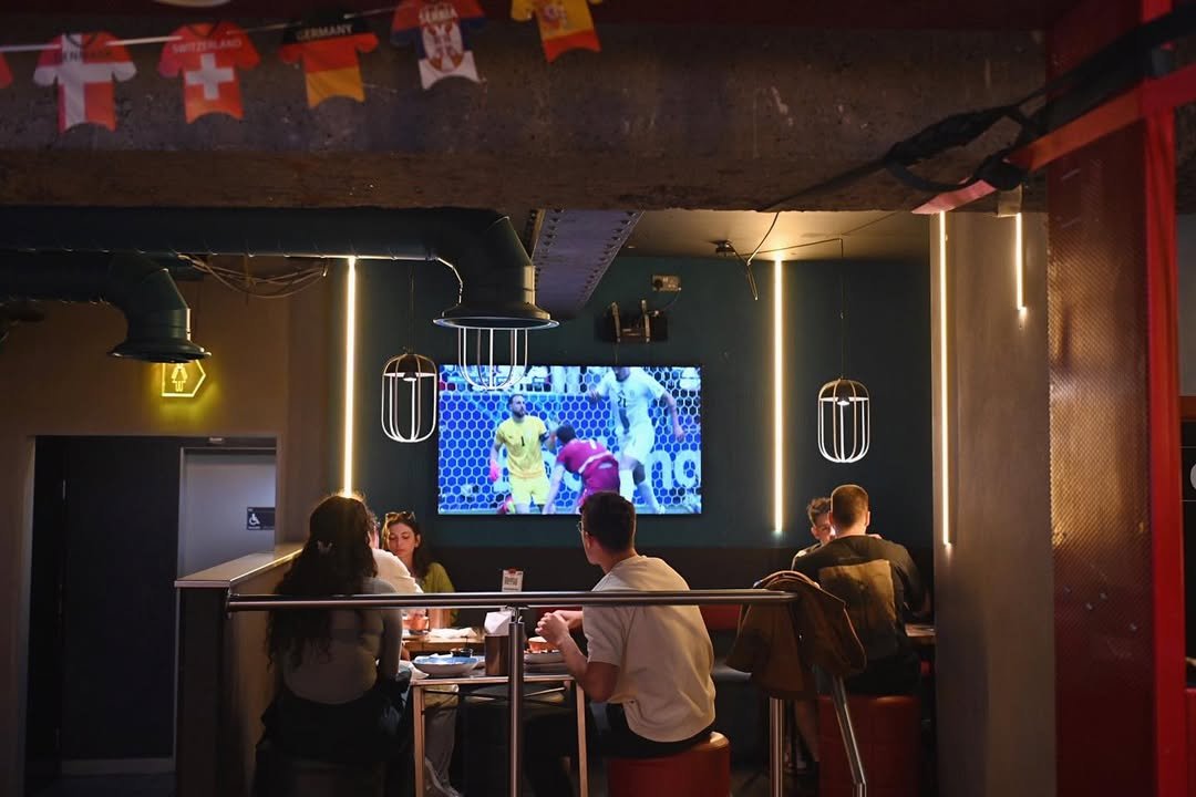 Where to Watch Live Sports in Dublin with Food & Beer