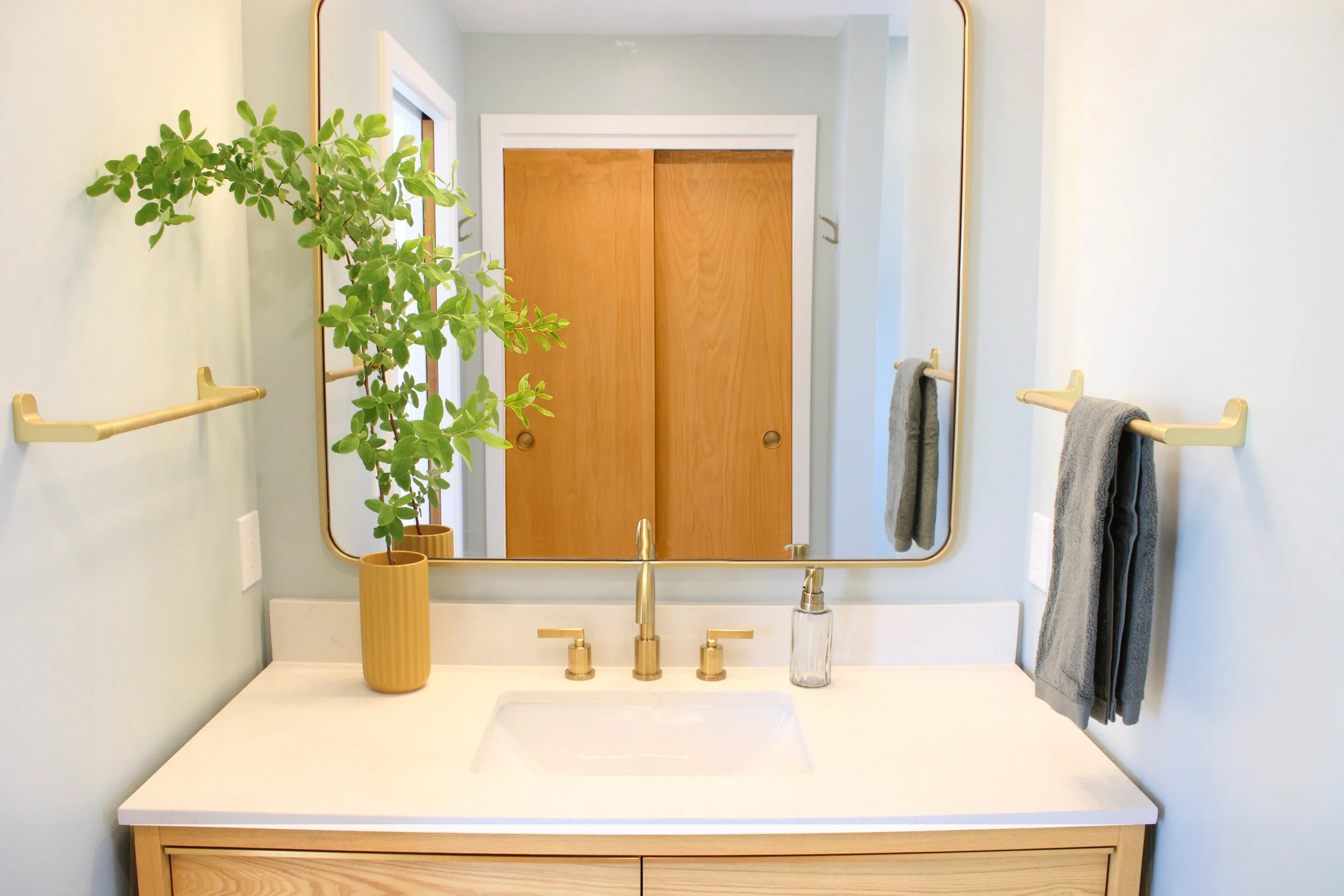 Interior Design. Home Remodel. Interior Designer. Whidbey Island. Whidbey Island interior design. Whidbey Island interior designer. Spatial Design. Kitchen with peninsula. Mid-century modern. MCM. 