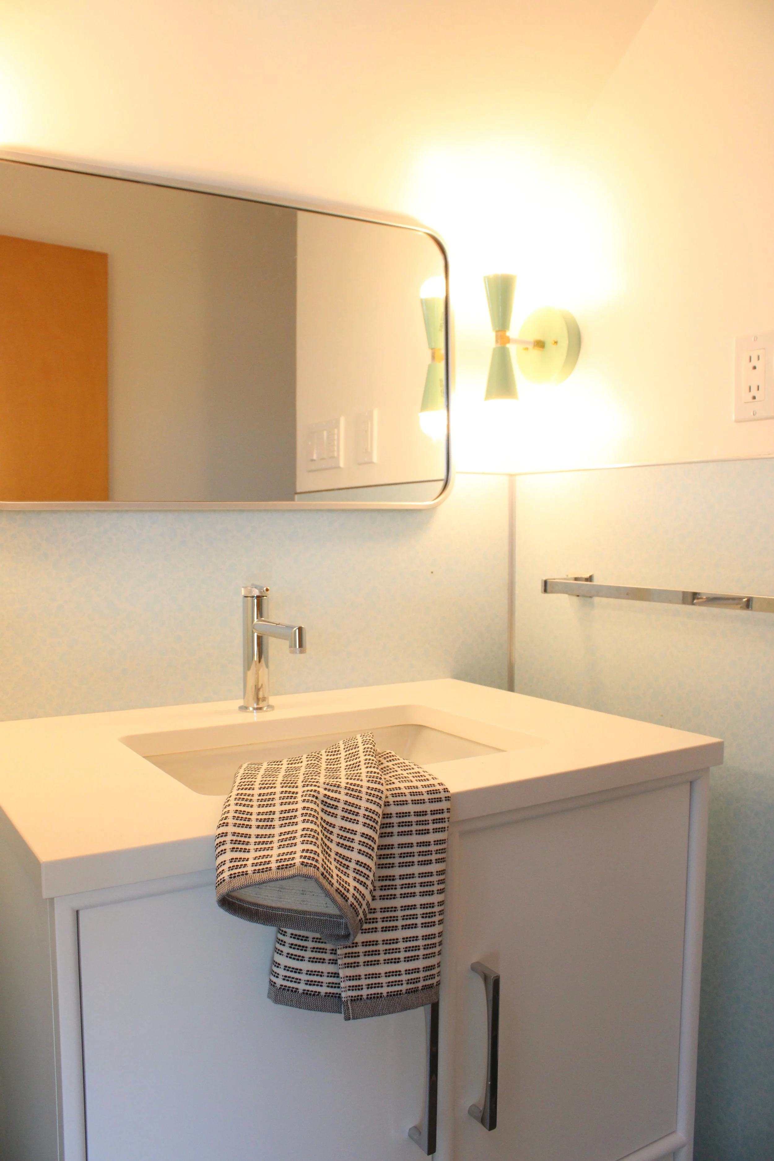Interior Design. Home Remodel. Interior Designer. Whidbey Island. Whidbey Island interior design. Whidbey Island interior designer. Spatial Design. Kitchen with peninsula. Mid-century modern. MCM. 