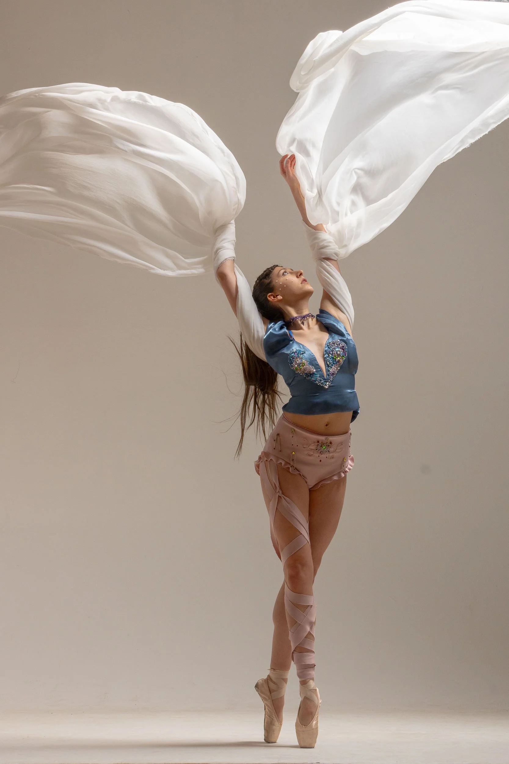 model / dancer @leighshaked
masterclass led by @eliskasky
stylist @maripracharova
fashion designer @natalia.petruch