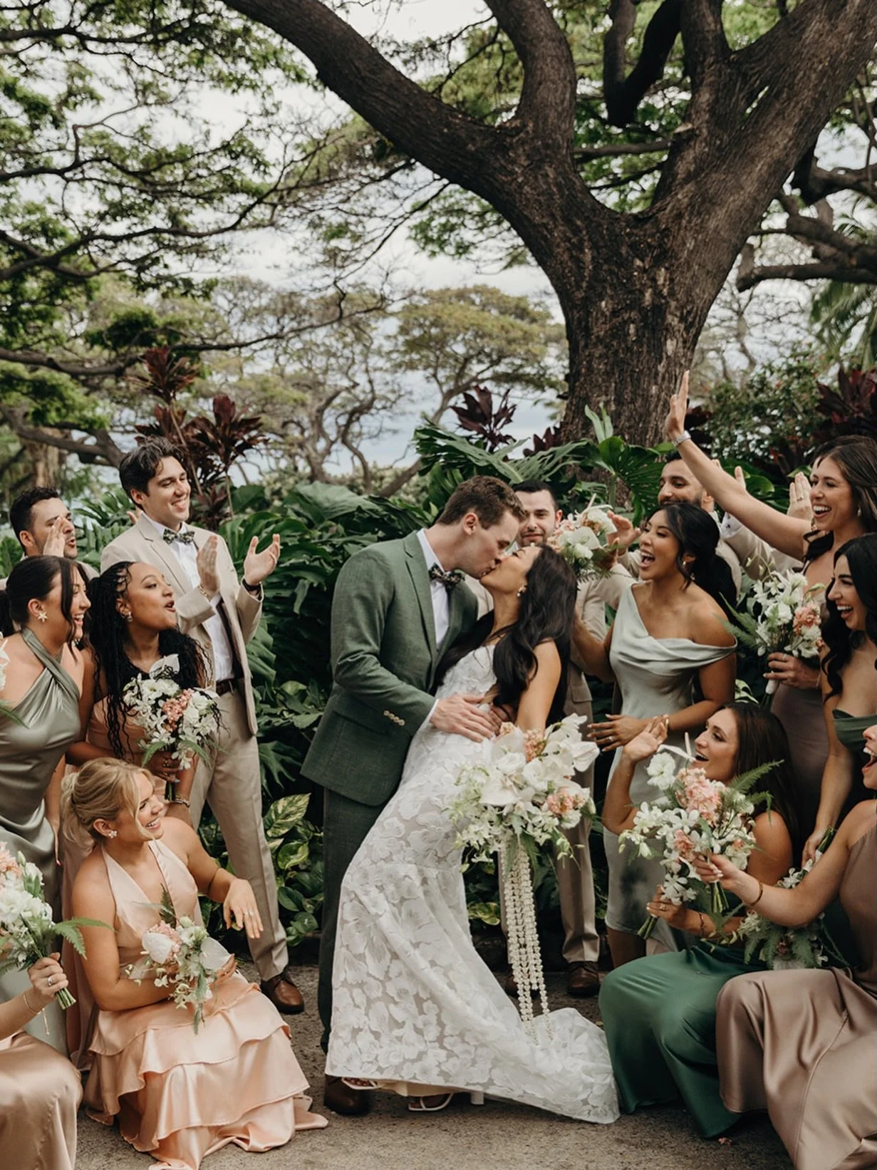 Absolutely obsessified over this gorgeous wedding!!! 
&ldquo;Pink goes so good with green&rdquo; 😏🪄💕💚

Makeup by @mariane_mua 
Hair by @hairbymandahart 

Photo by @keanibakula