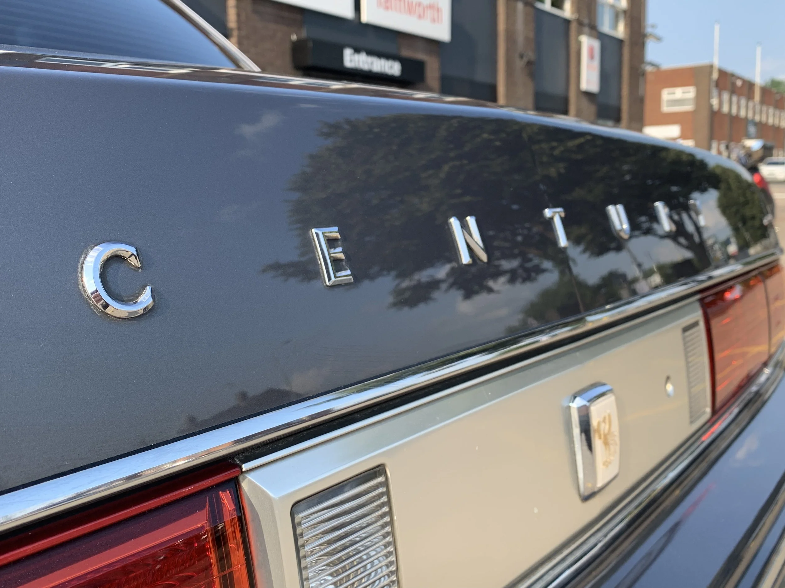 Toyota Century - When you’re too Hipster for a Lexus