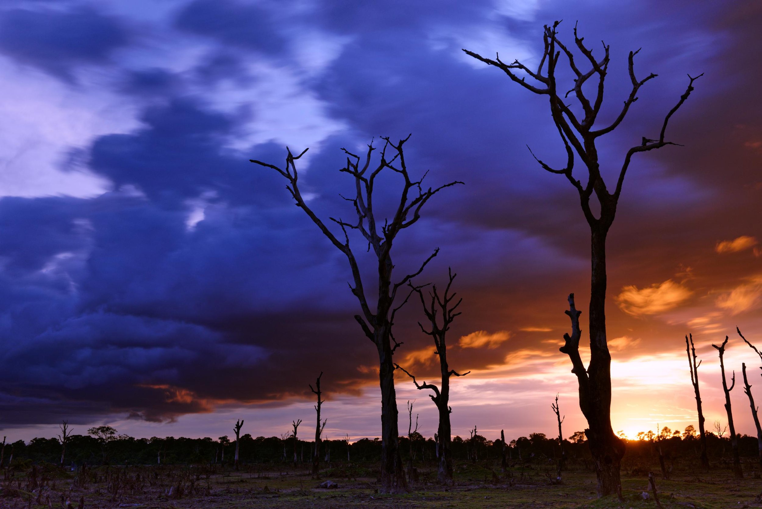 Manuth Chek  
Sunset, 2020 
Photograph (Nikon D610)  
29.7x42cm. 