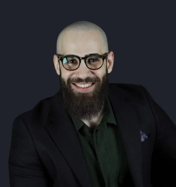Portrait of Hummam Wasfi, Founder & CEO of ART25 Consulting