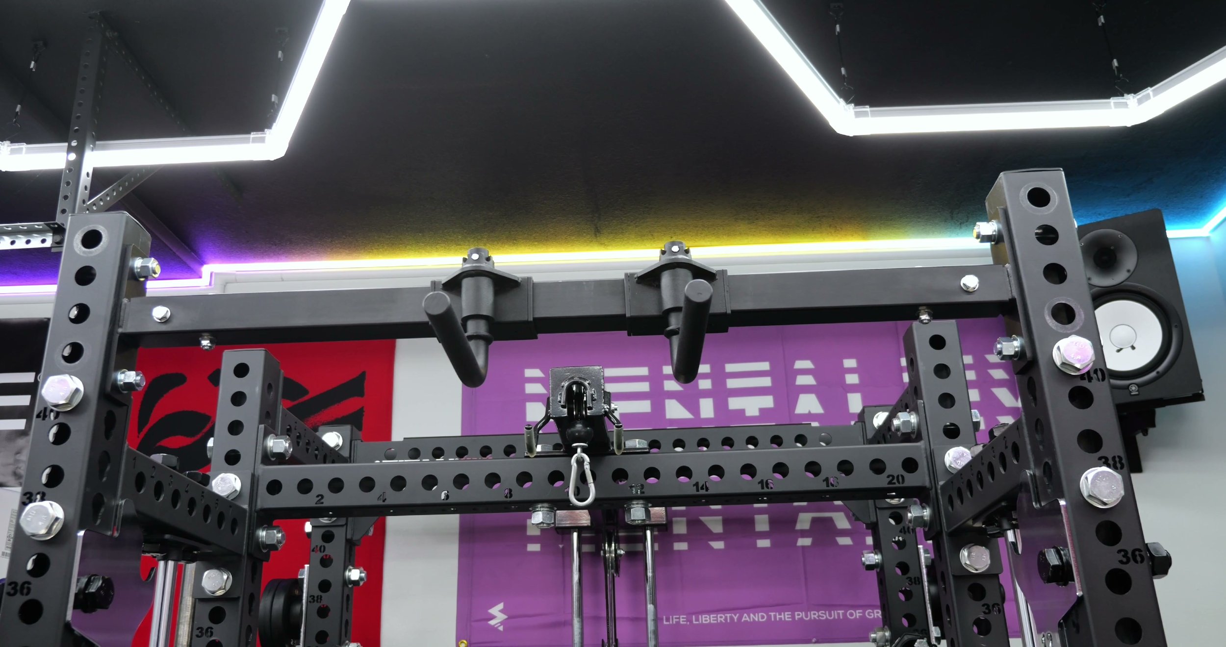 titan fitness adjustable handle rack mounted pull up bar installed on power rack