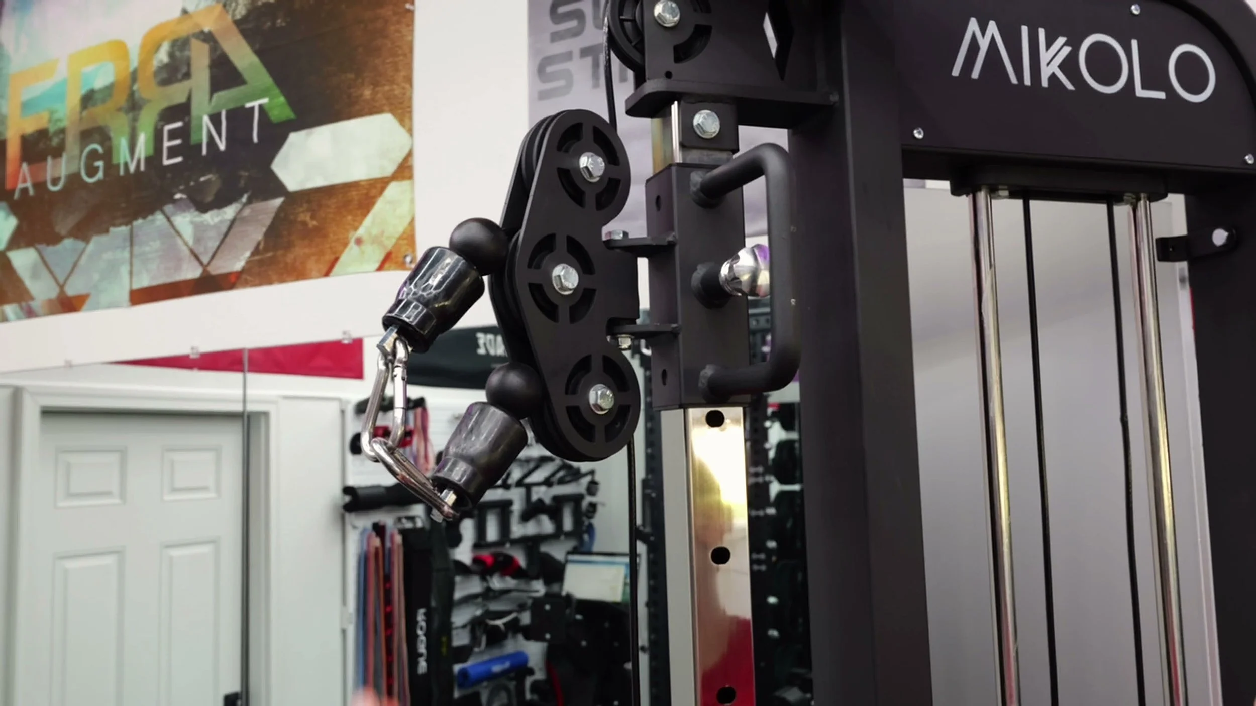 two cable carabiners clipped together to create 1 to 1 ratio mode