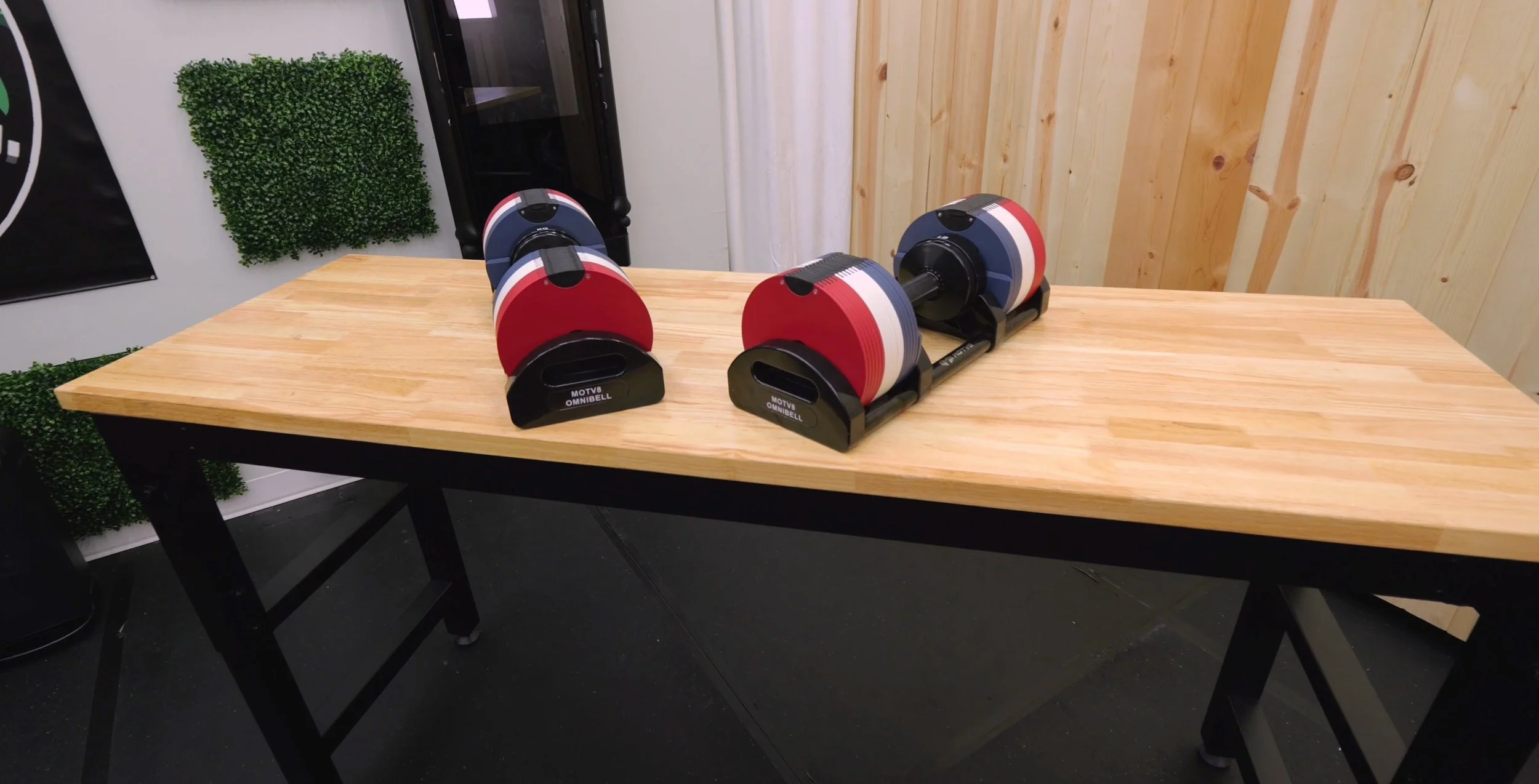MOTV8 Omnibell 1180S Review: Fast-Adjusting Dumbbells with One Big Question Mark