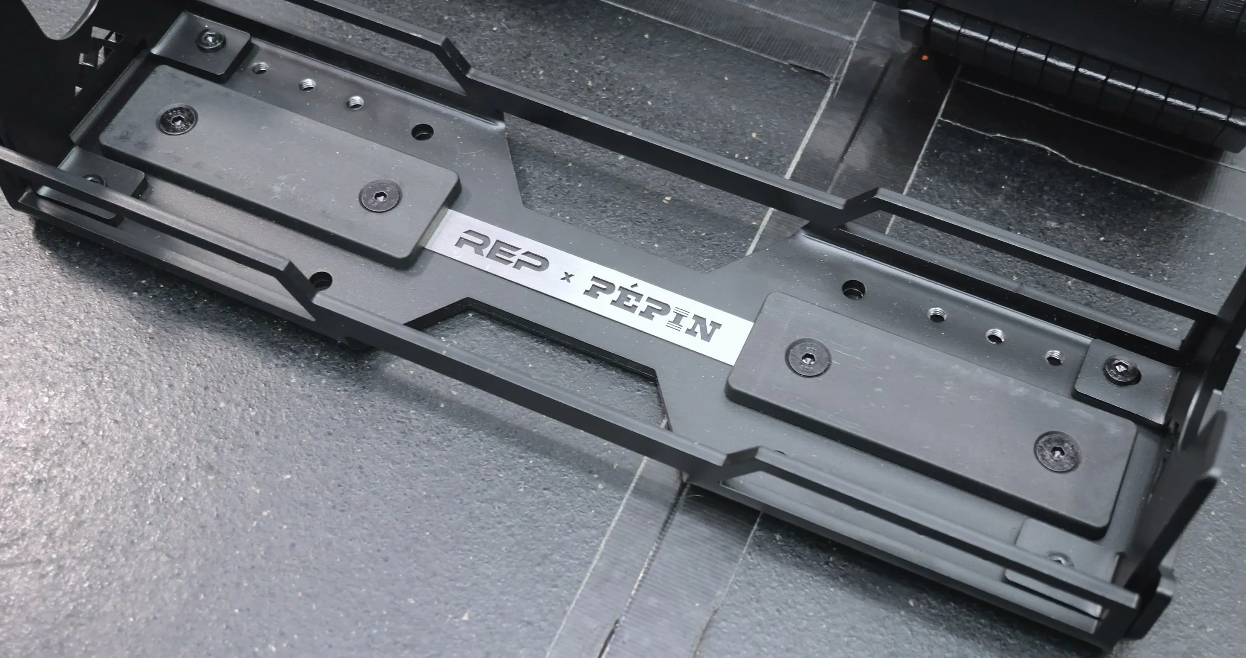 cradle side view showing expandable adjustment points for upgrading weight tiers