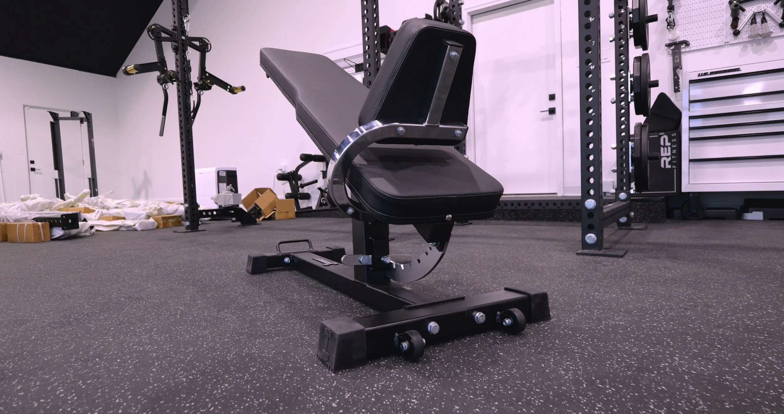 The removable seat mechanism on the Ironmaster Super Bench Pro V2