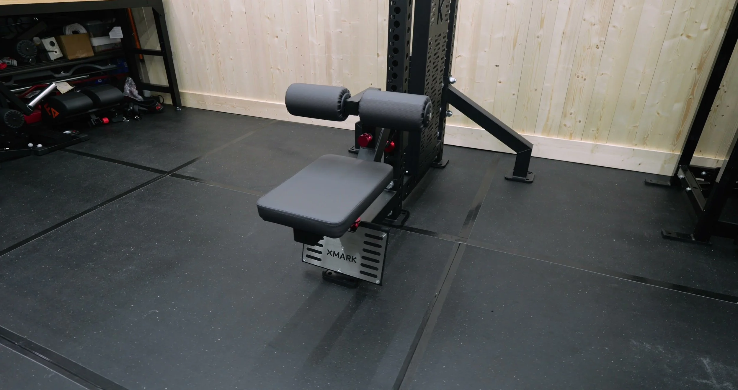 Removable lat pulldown seat mounted to the front upright