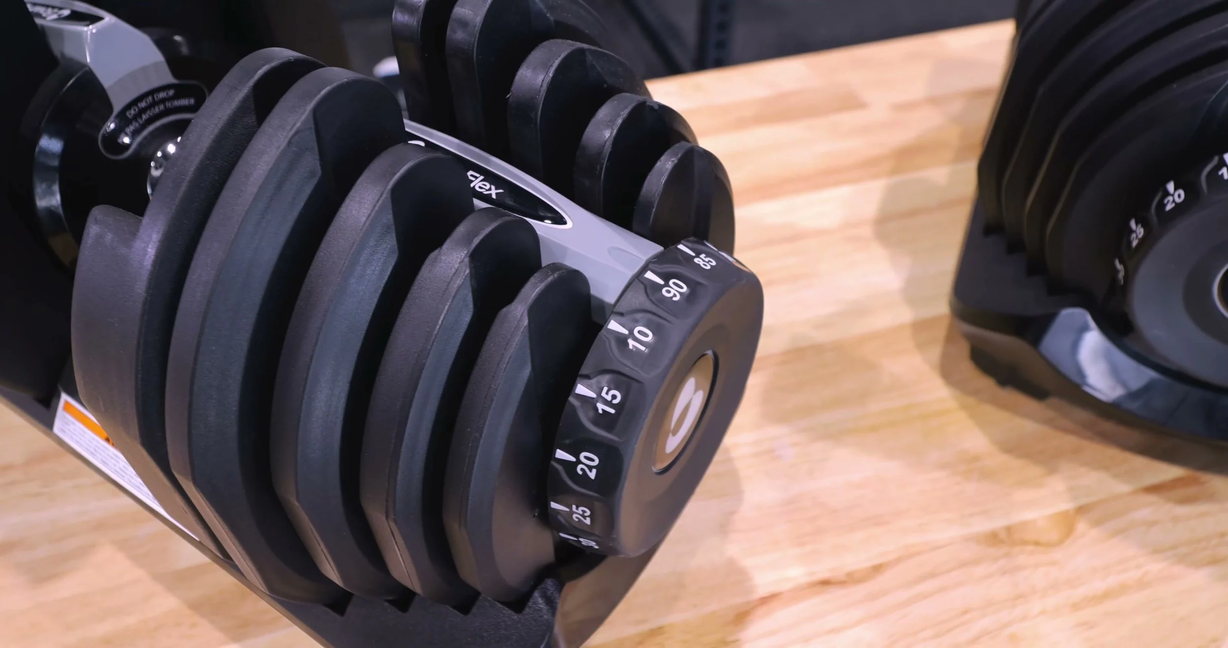 Close-up of the Bowflex SelectTech 1090 adjustment dial showing the weight increments