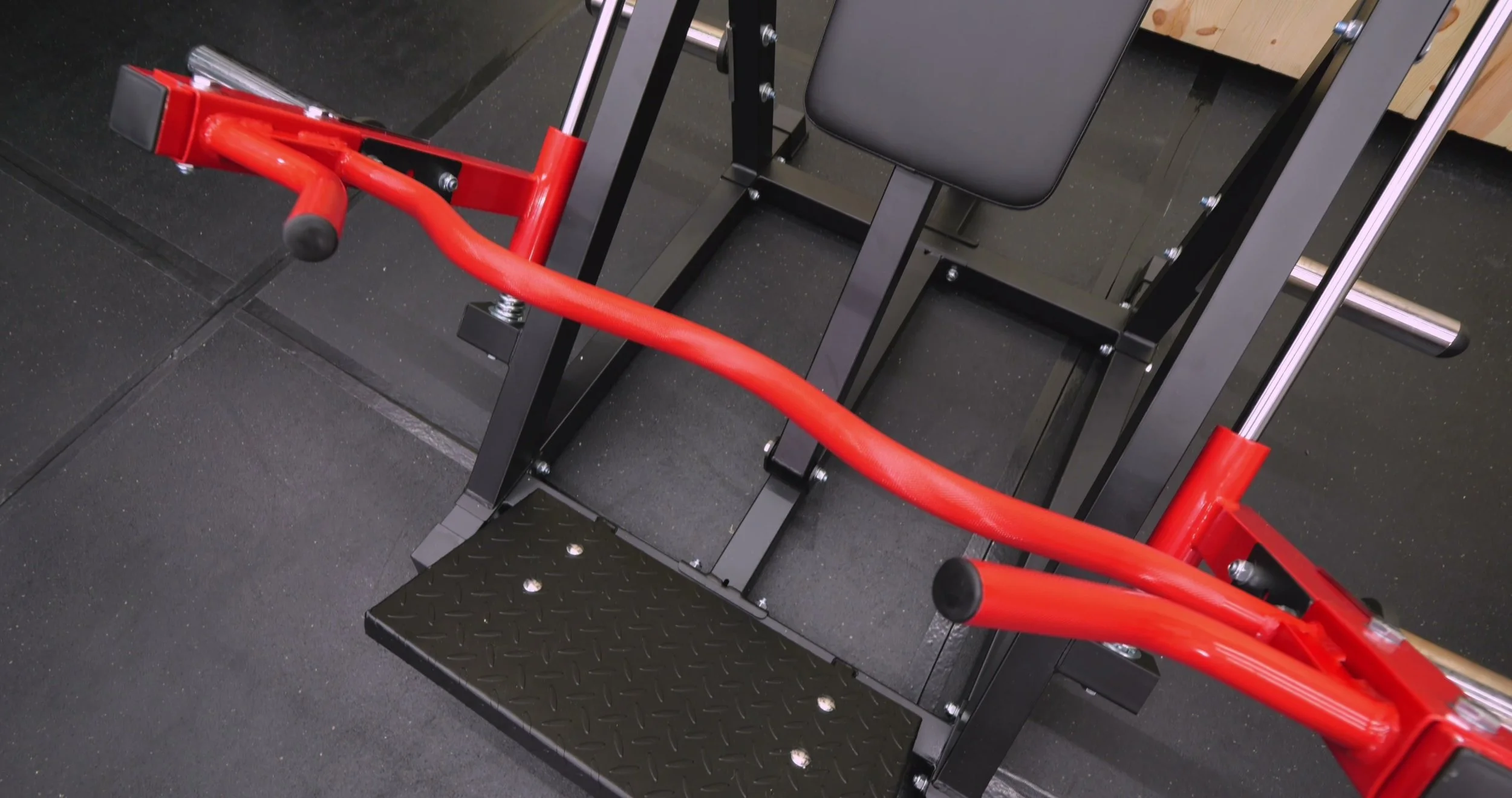 close up of mikolo sr06 row handles and grip options