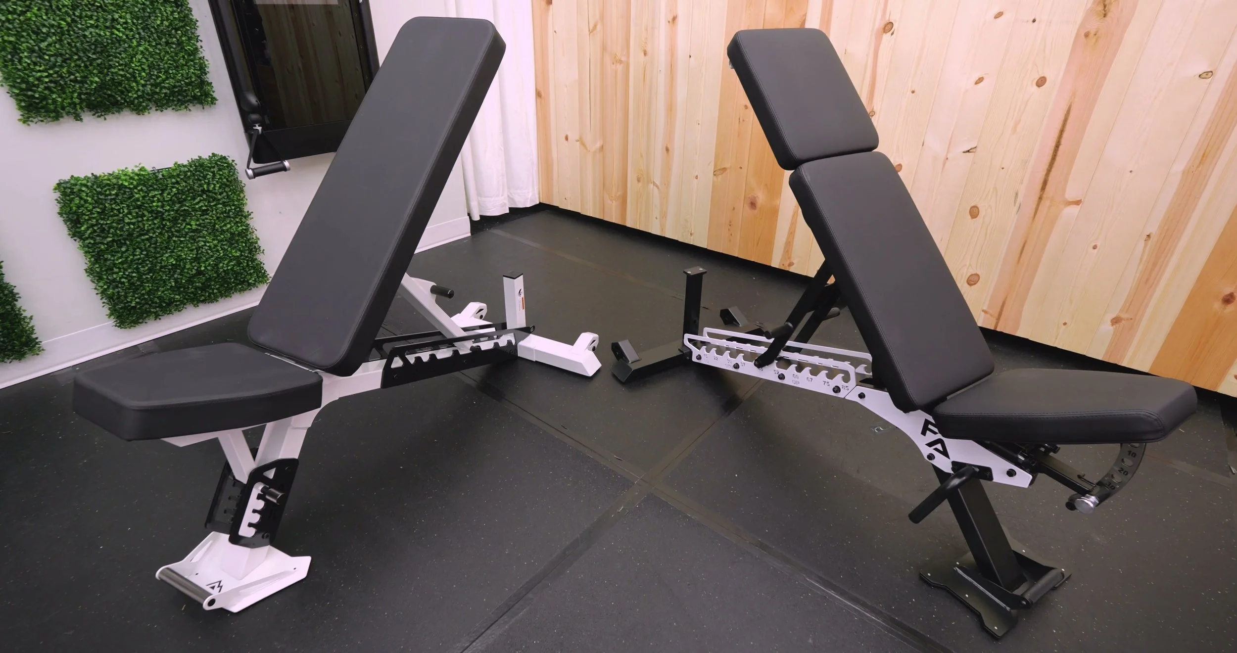 Comparison of the ladder adjustment systems on the ABX and Nighthawk