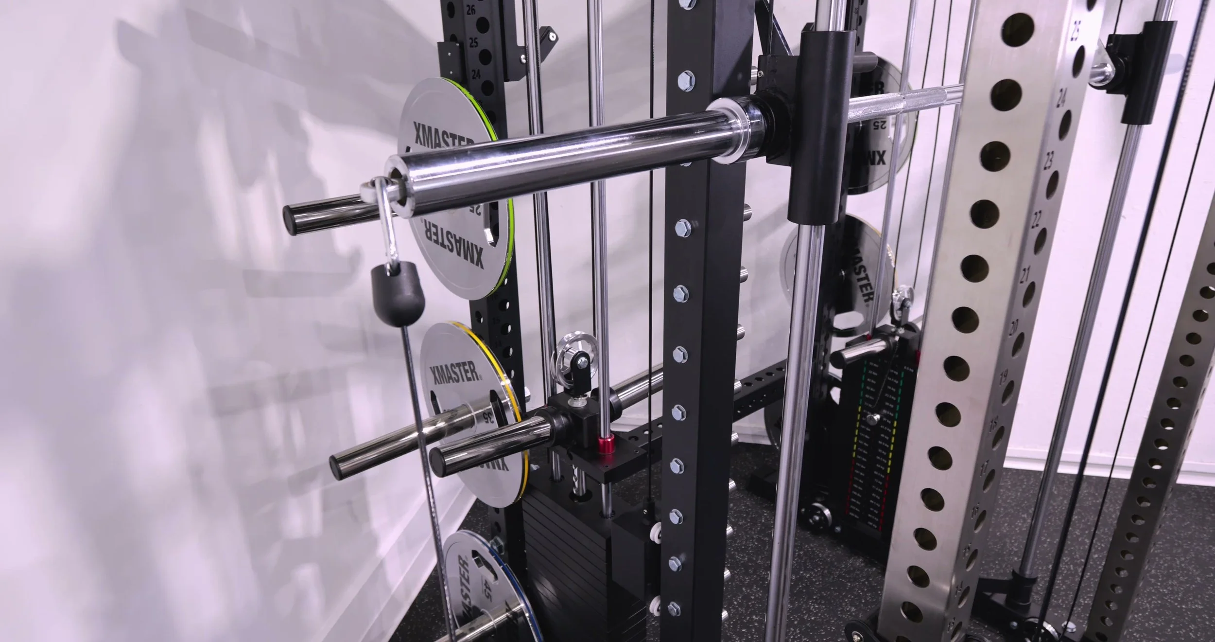 Stainless steel front uprights and hole spacing on the MAXUM X3