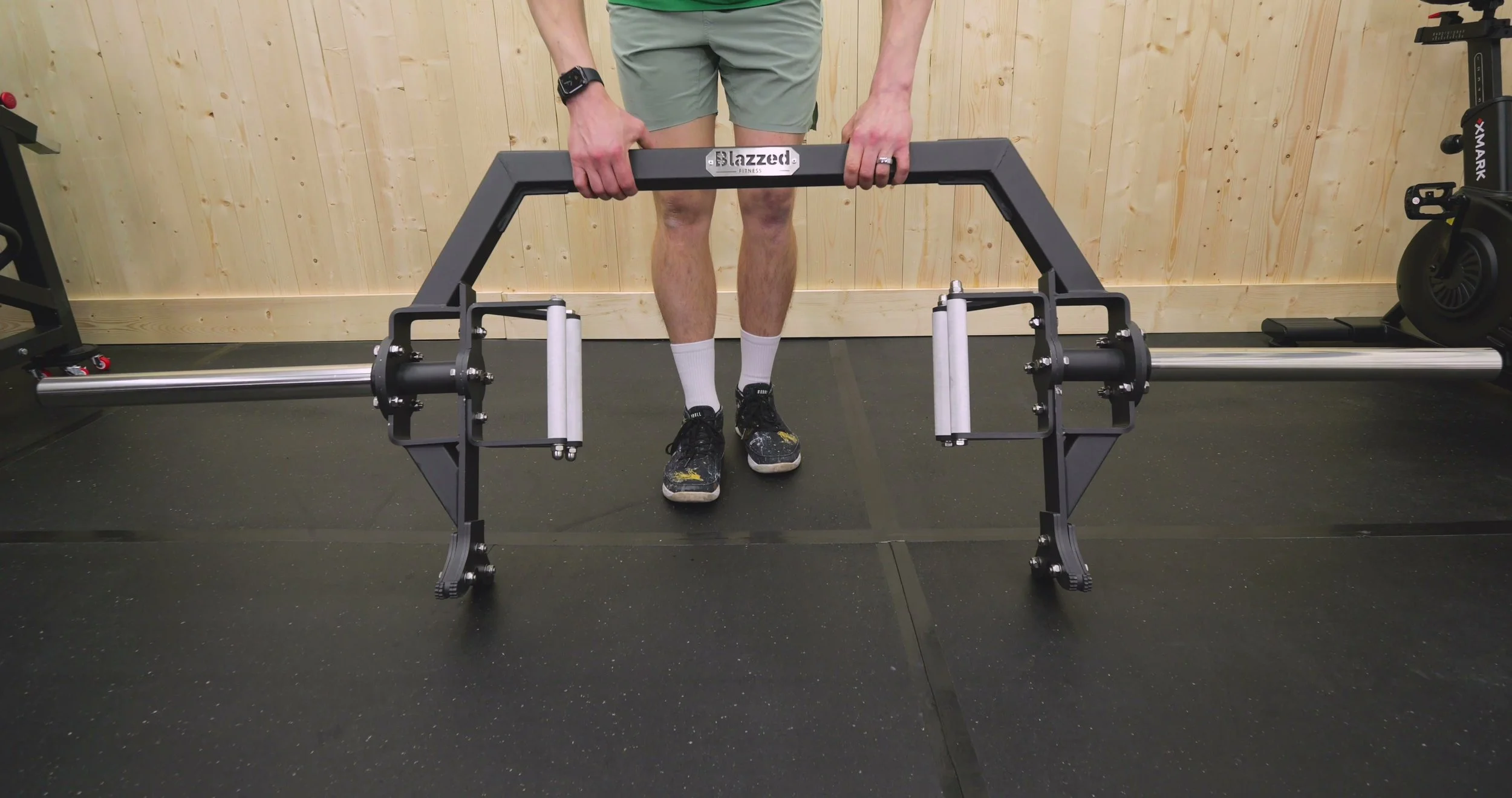 blazzed fitness open trap bar 320 dual fixed handles and knurling close up