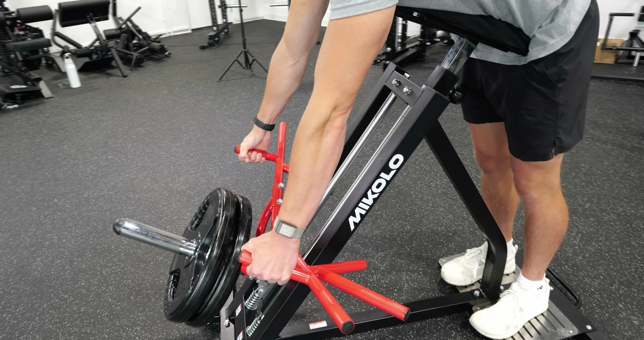 Michael demonstrating the full range of motion on the Mikolo S7