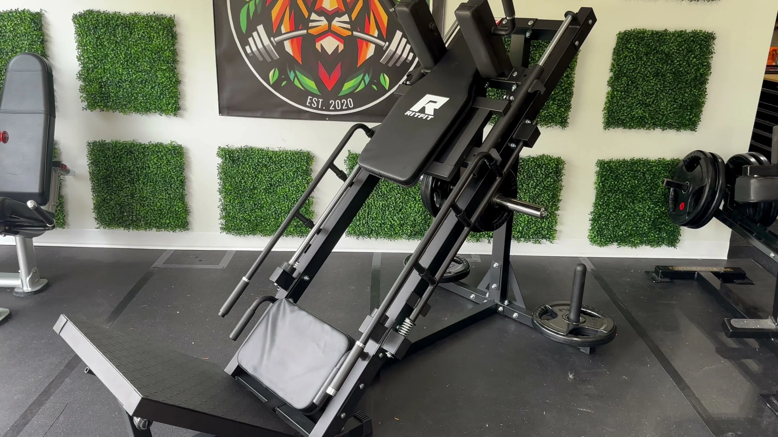 ritfit blp01 leg press hack squat machine shown assembled with footplates visible