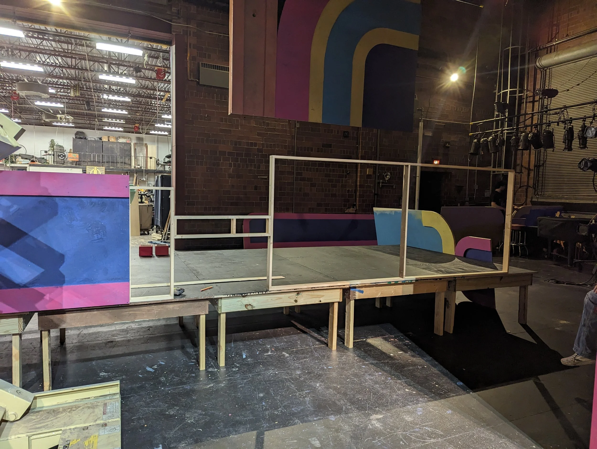 Platform and panels installation and painting