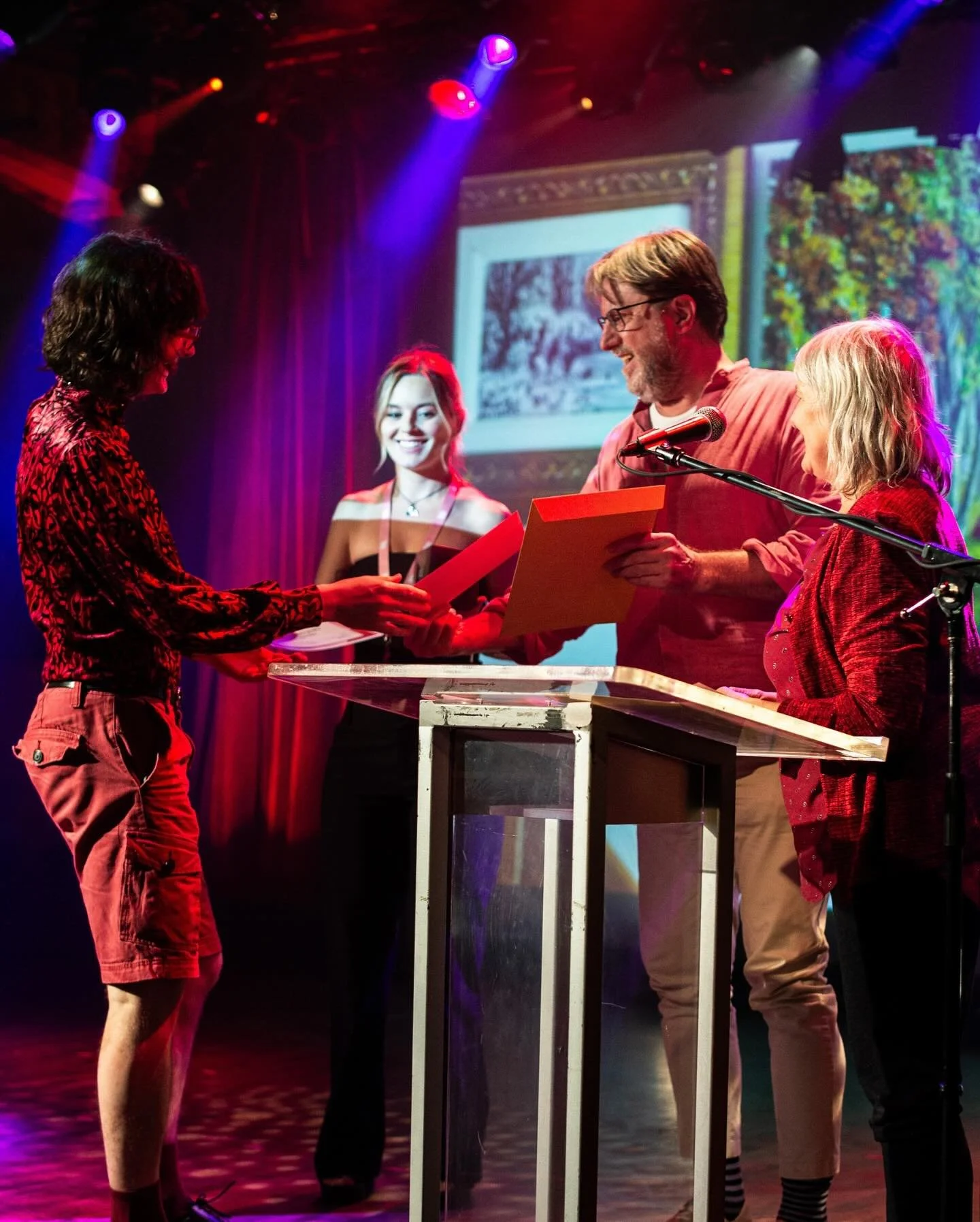 F&eacute;licitations &agrave; tous nos gagnant.es du Festival &Eacute;mergence de Montr&eacute;al 2025! ✨

Un immense merci &agrave; nos partenaires pour leur soutien et leur g&eacute;n&eacute;rosit&eacute; 💓

🏆 Meilleur court-m&eacute;trage de doc