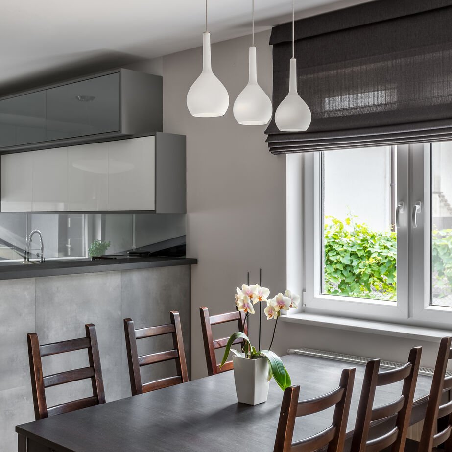 Dining-Kitchen-Roman-Blinds_optimized_250.jpeg