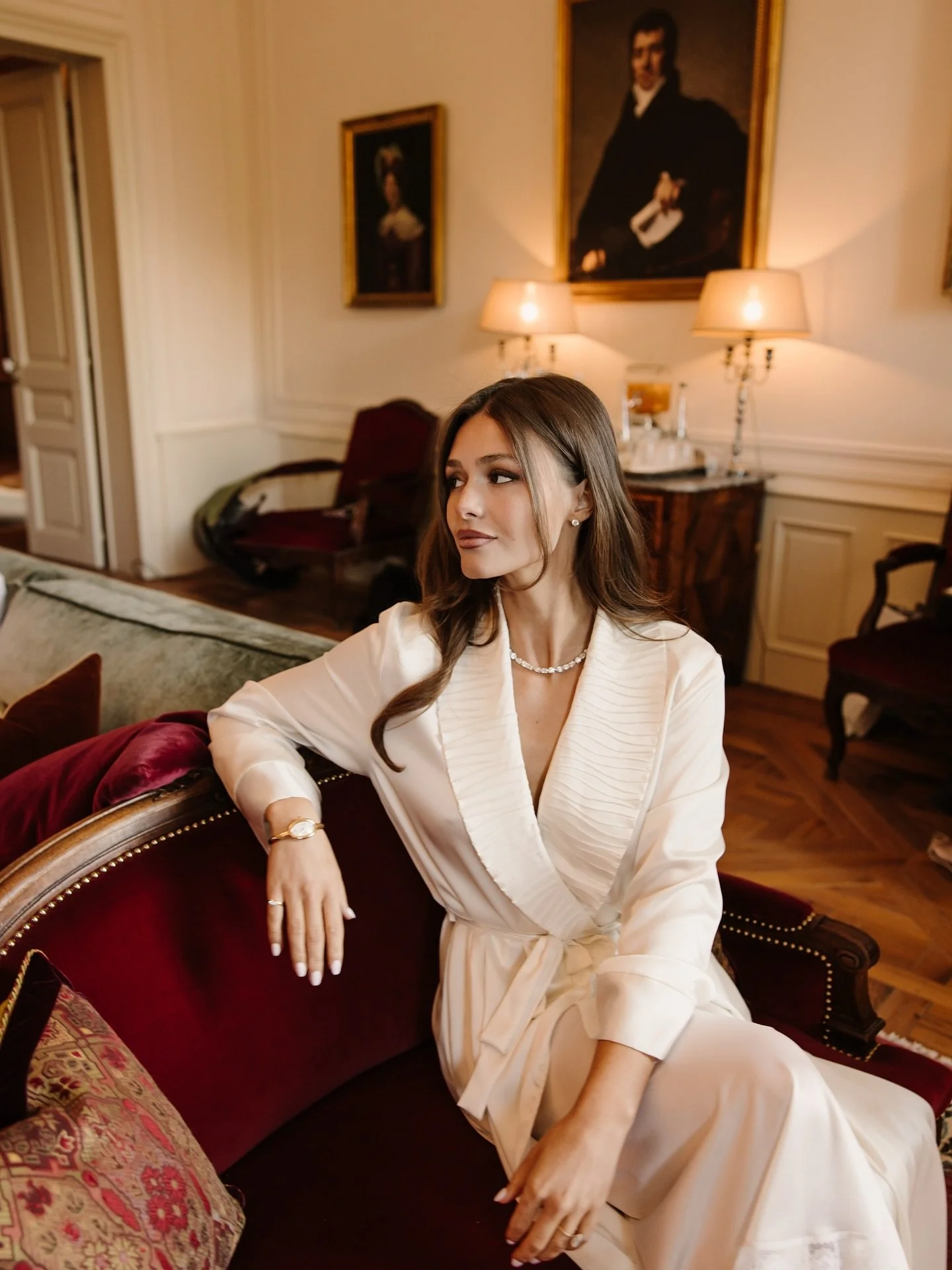 The morning of ✨ @celestedesjardins got ready in her suite at @chateau.estoublon. Her morning started in a robe she sourced herself at a vintage shop in Toronto, eventually changing into a dress by @bananhot while spending time with her bridesmaids. 