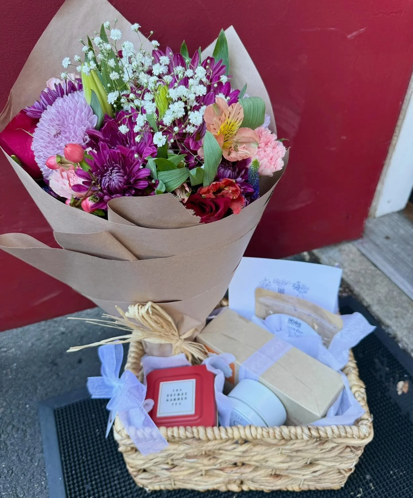 our Thinking of You Basket will always brighten someone’s day when they really need it most❣️