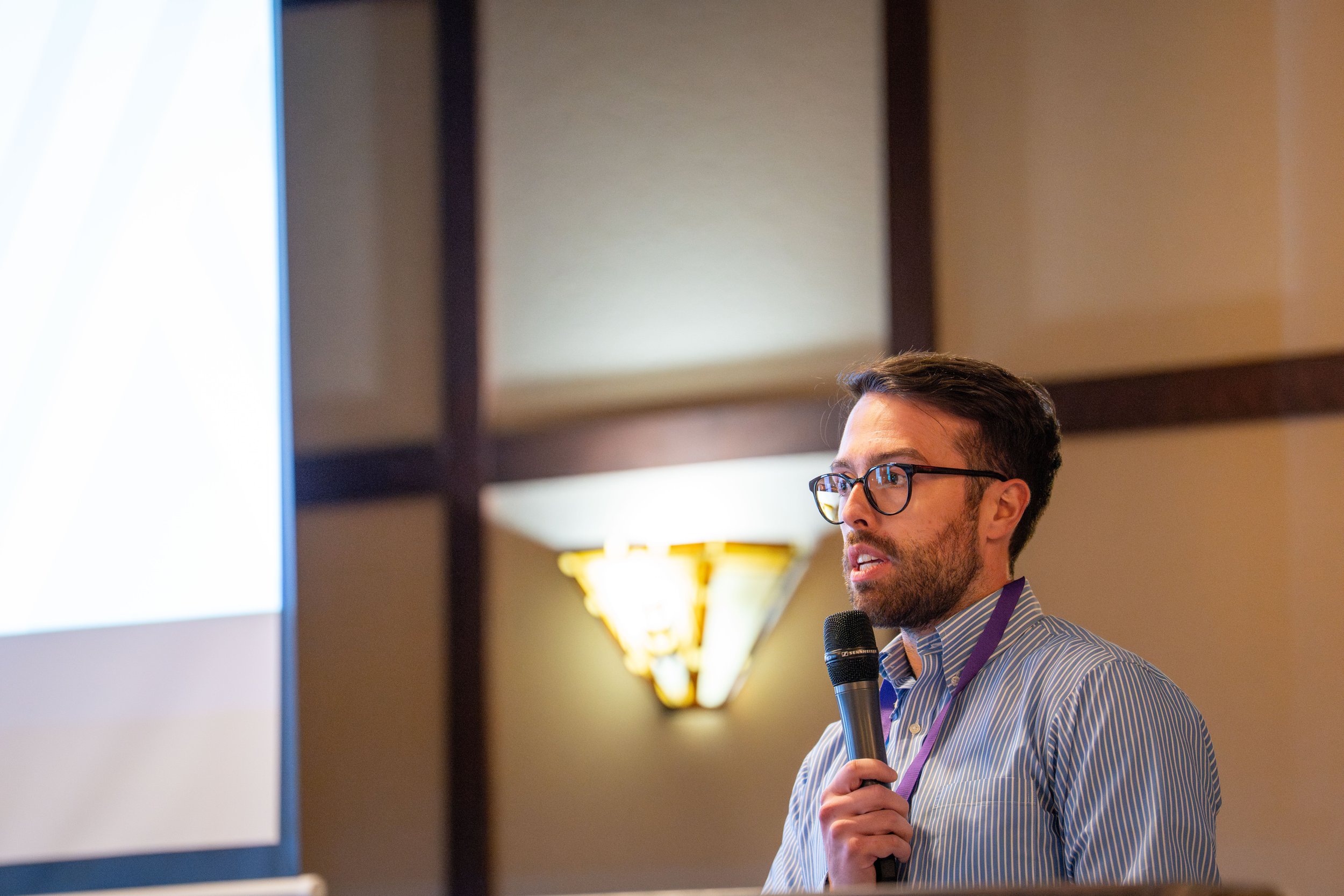 Speaker with a microphone 