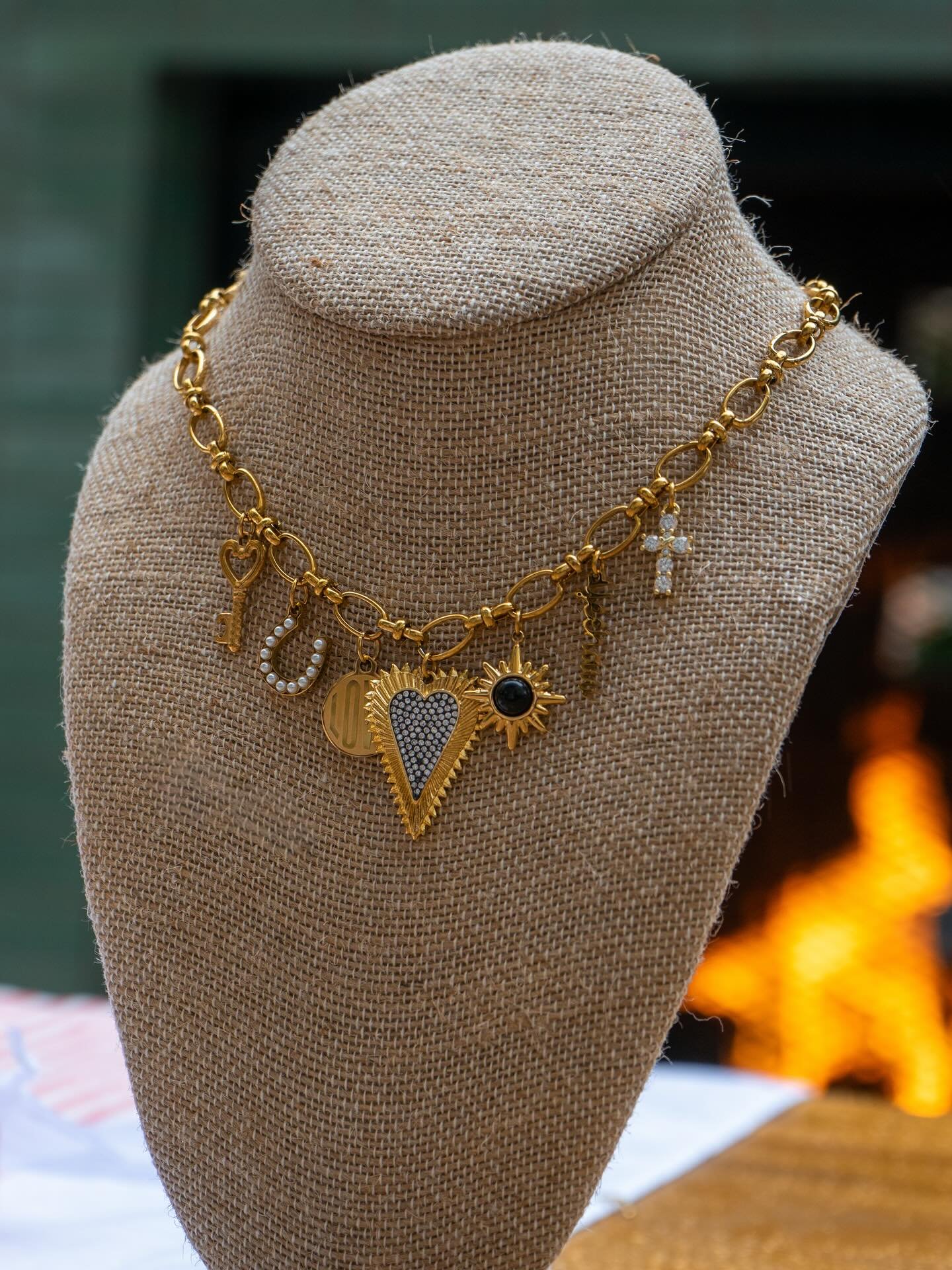 2026 Trend Alert 🚨 Western style is here to stay. Especially in Texas &amp; this fan favorite charm necklace is just that ✨🤠

Looking to create your own? Get in touch today to host your own private Charm Bar.

#dallascharmbar #dallasembroidery #dal